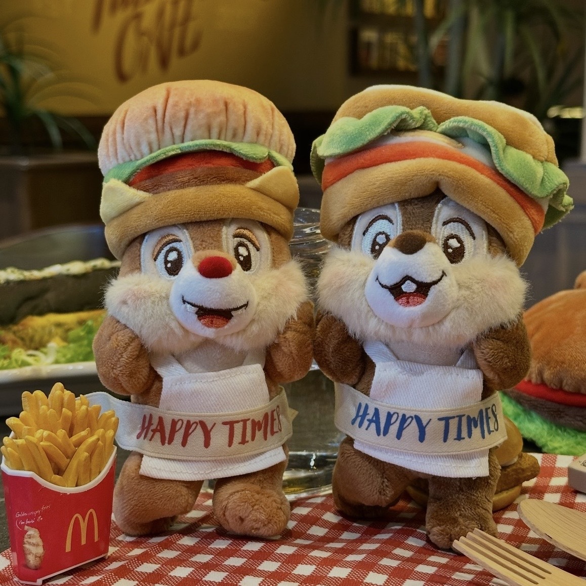 DISNEY 迪士尼 晨間餐桌 漢堡/三明治 奇奇蒂蒂 "吊飾" HAPPY TIMES