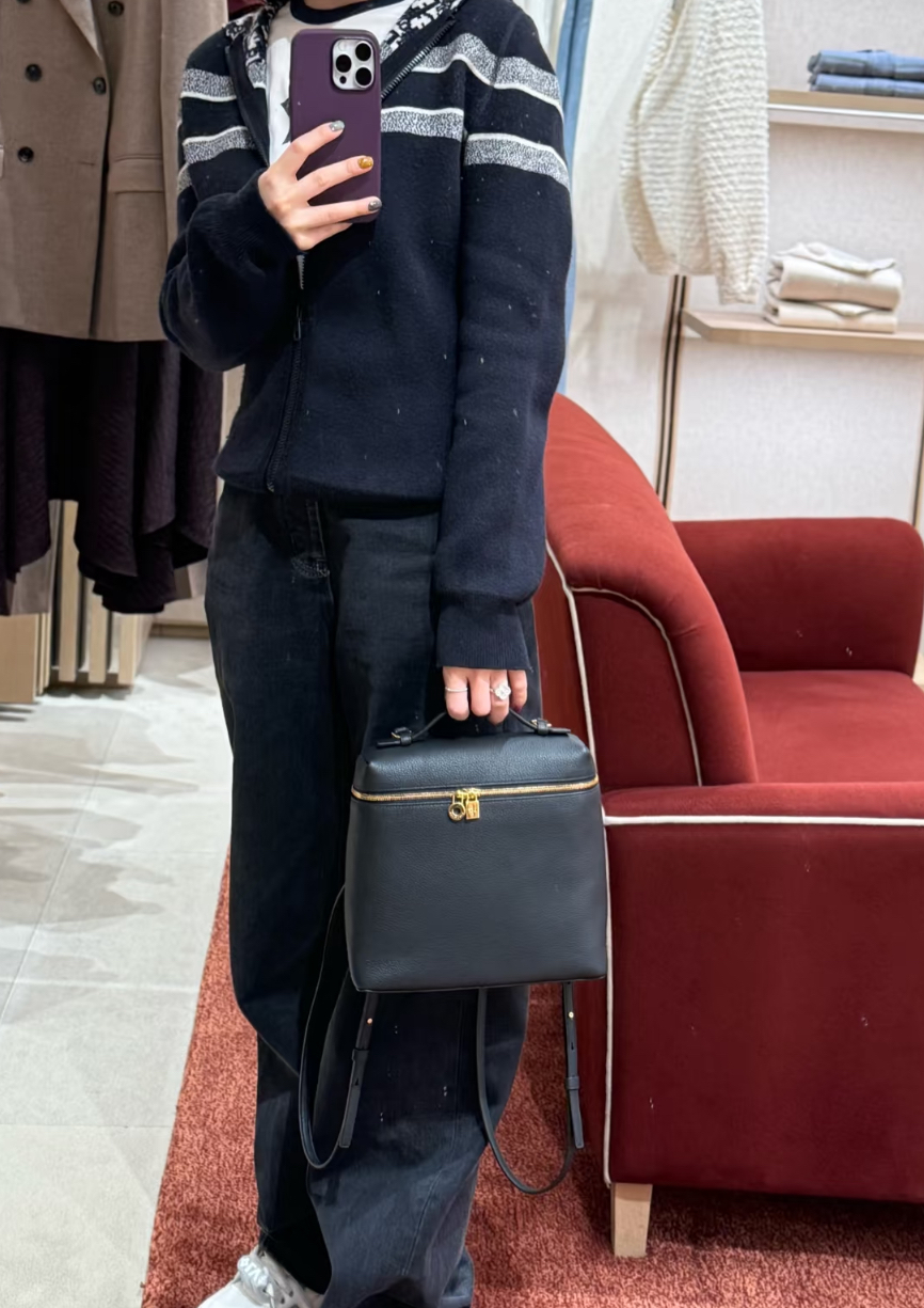Loro Piana Lp Extra Pocket Backpack L23.5  海軍藍 金扣背包