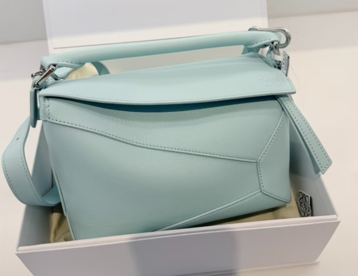 Loewe Mini Puzzle Bag Satin Calfskin Soft Blue 粉藍色 迷你小牛皮手袋