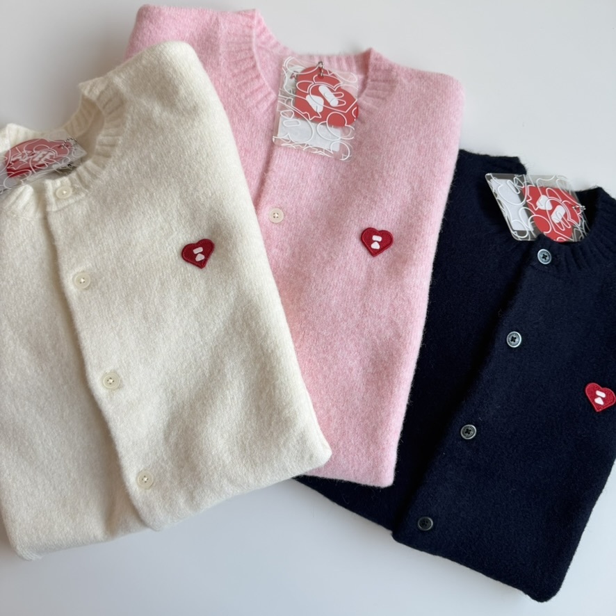 現貨┃APEE HEART BADGE CARDIGAN 針織外套
