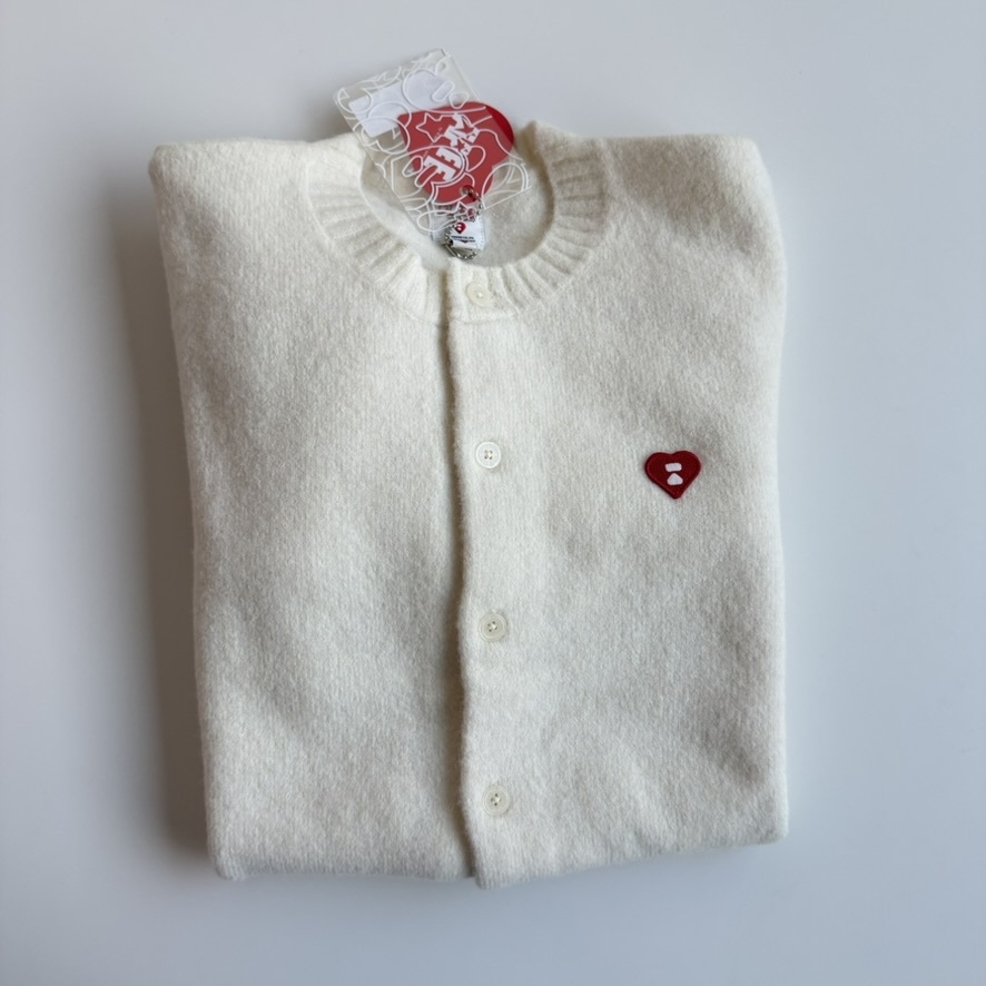 現貨┃APEE HEART BADGE CARDIGAN 針織外套