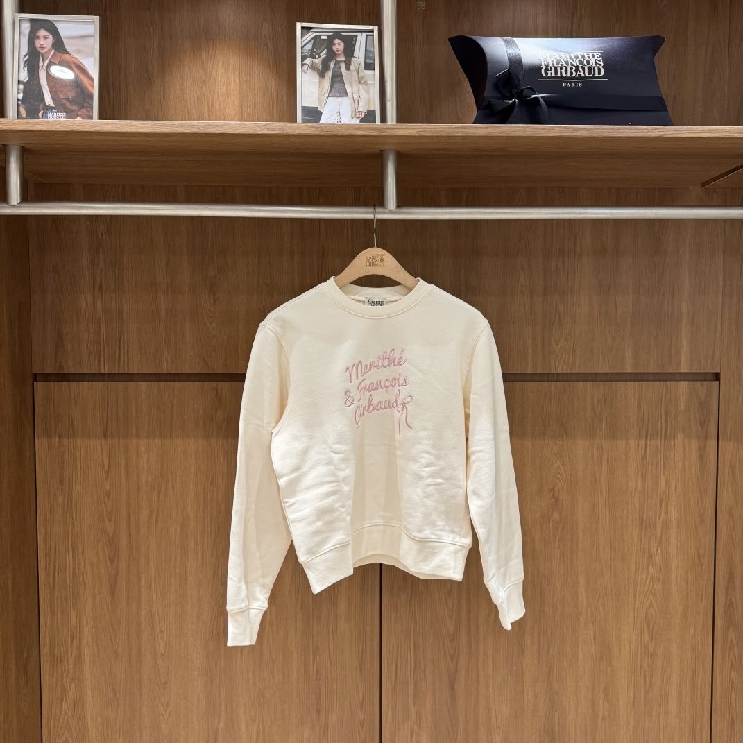 香港$650!!連線入code再減😱!! MARITHE FRANCOIS GIRBAUD (MFG)｜薄絨 MFG46WSW117 W RIBBON GRAPHIC SWEATSHIRT (BRUSHED) [2 colors] M13