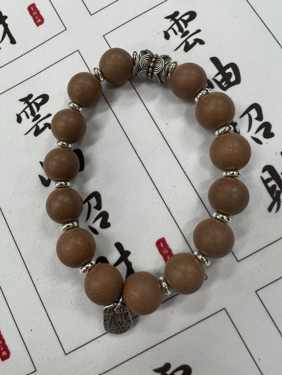 龍涎雪 札基拉母（女財神），背面佛塔；雙層蓮花 鏈 (C269 CC621)