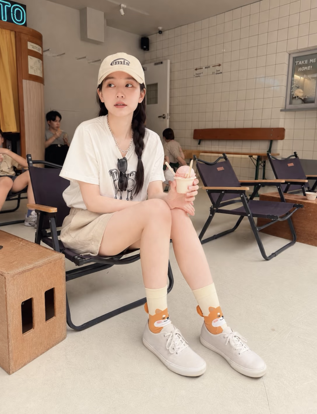 現貨！屁屁捲尾柴 中長襪