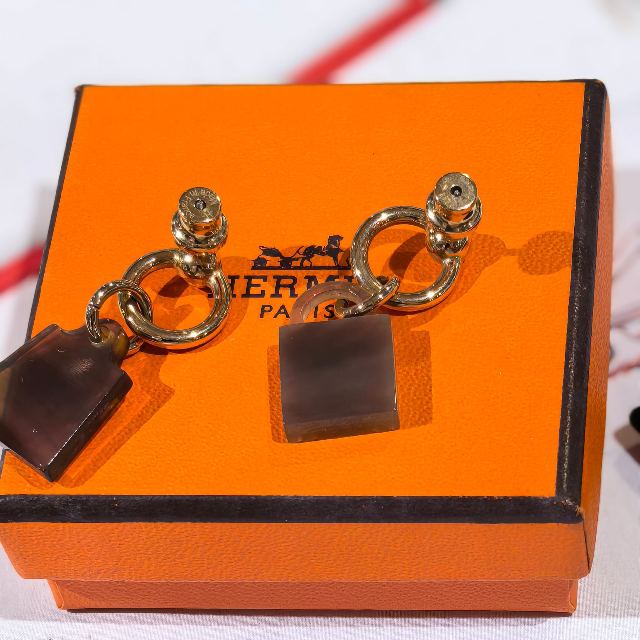 全新HERMES 耳環, 水牛角/金屬,  啡色拼金色, Amulette Maroquinier Earrings,#BRAND NEW #香榭站正品