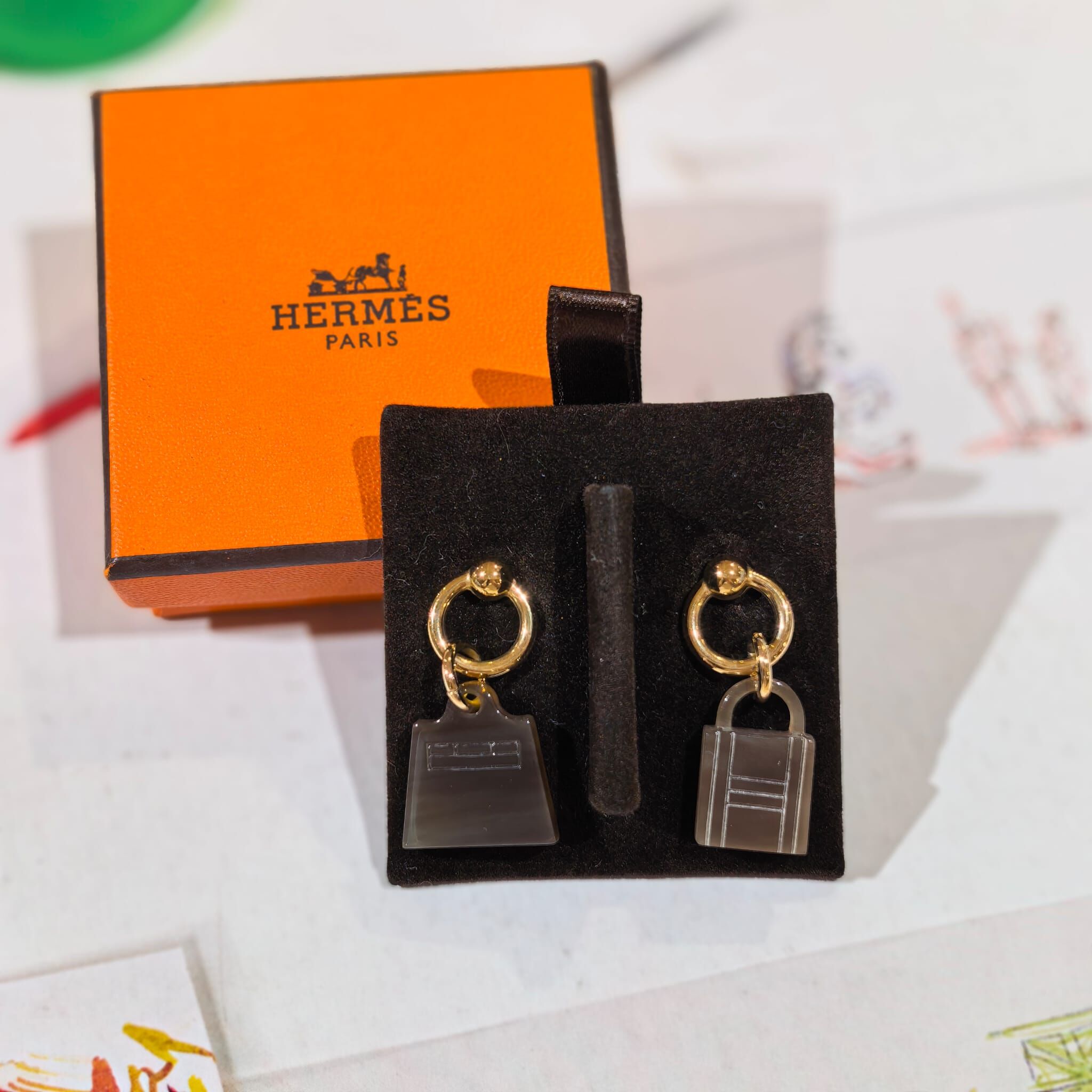 全新HERMES 耳環, 水牛角/金屬,  啡色拼金色, Amulette Maroquinier Earrings,#BRAND NEW #香榭站正品