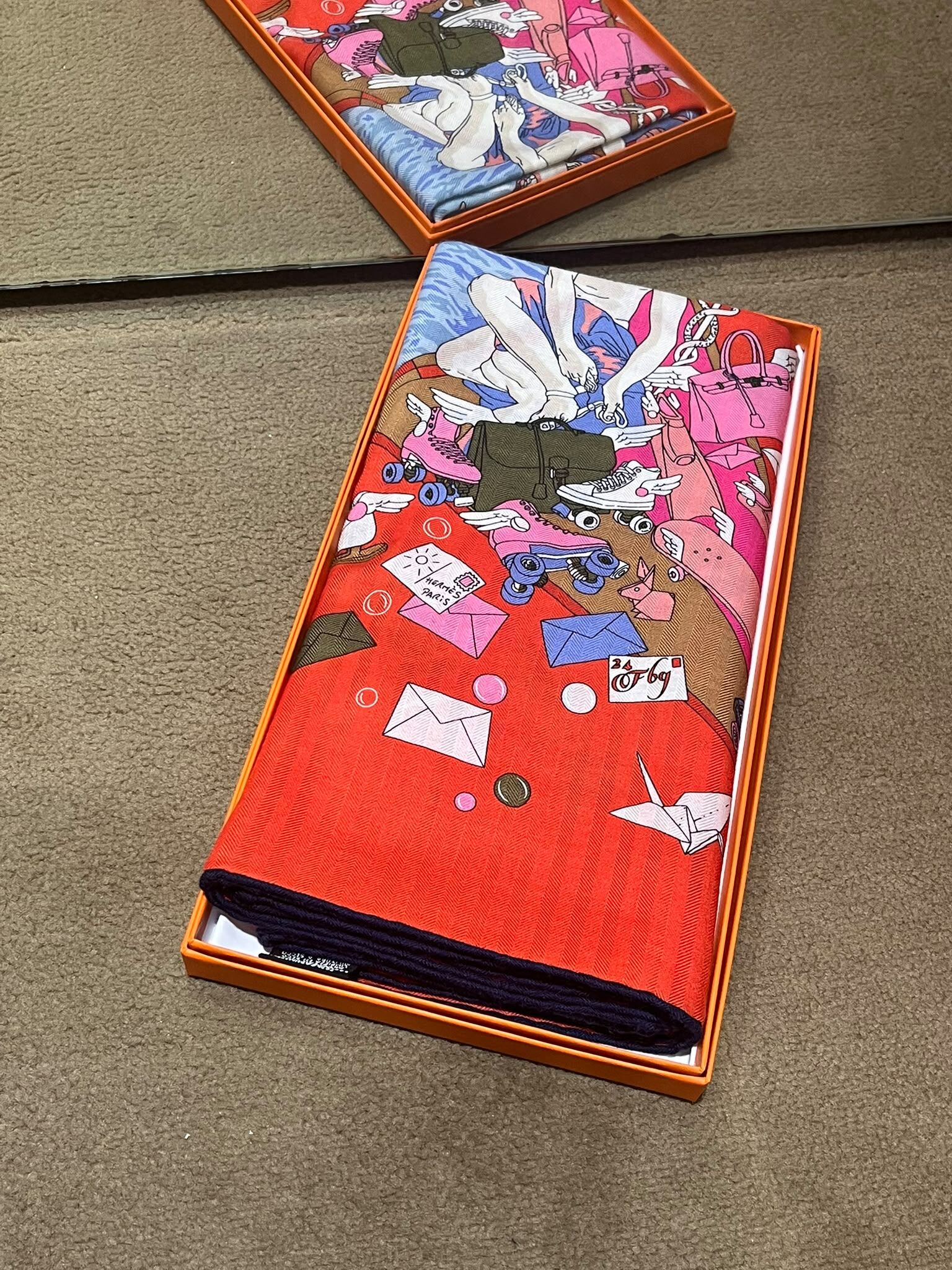 Hermes Flagship shawl 140 rouge / blanc / rose