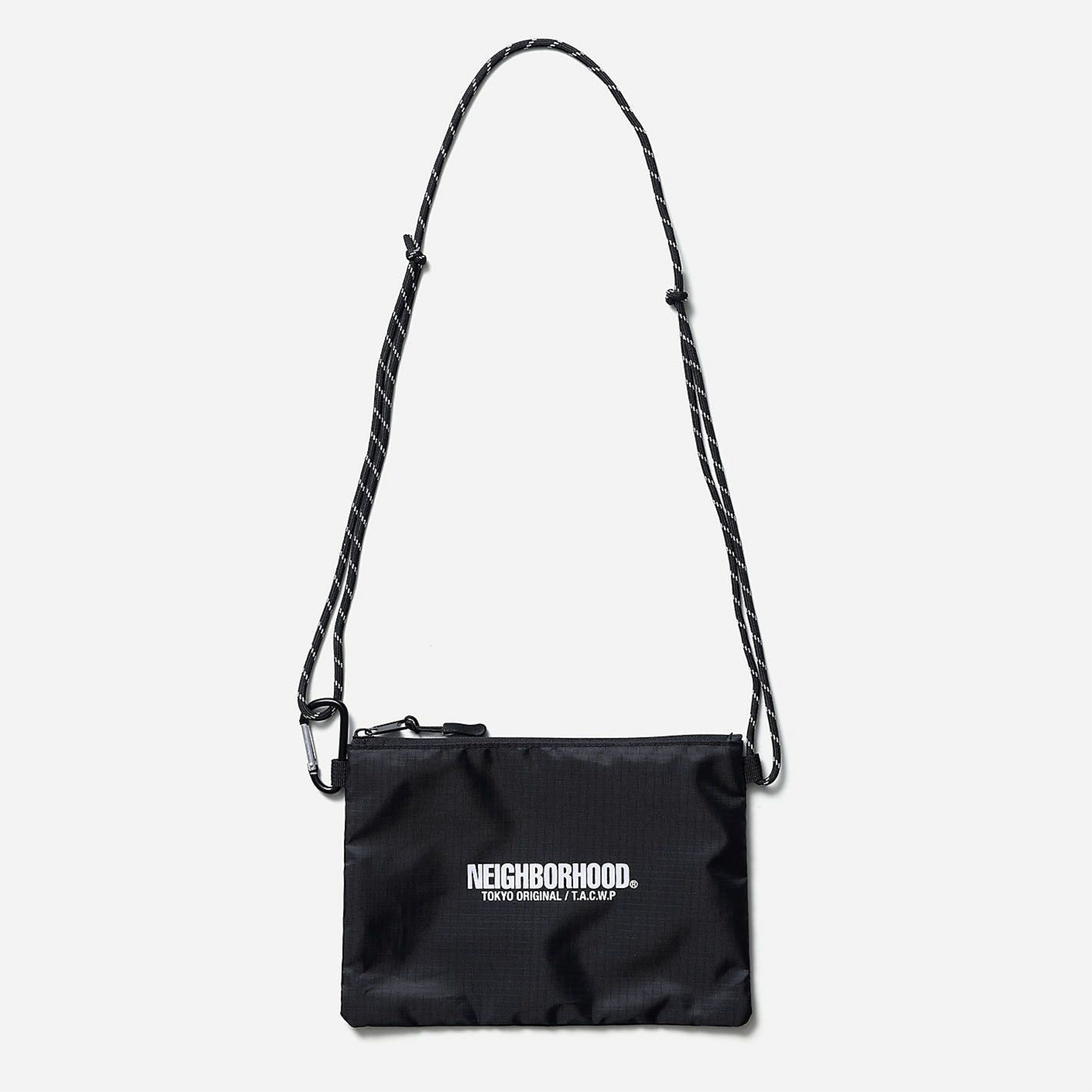 2026AW NEIGHBORHOOD ISETAN NBHD BOOKSTORE 書本商店限定 LOGO SACOCHE 出國 隨身 側背包 收納包 現貨 262FJNH-CG01S