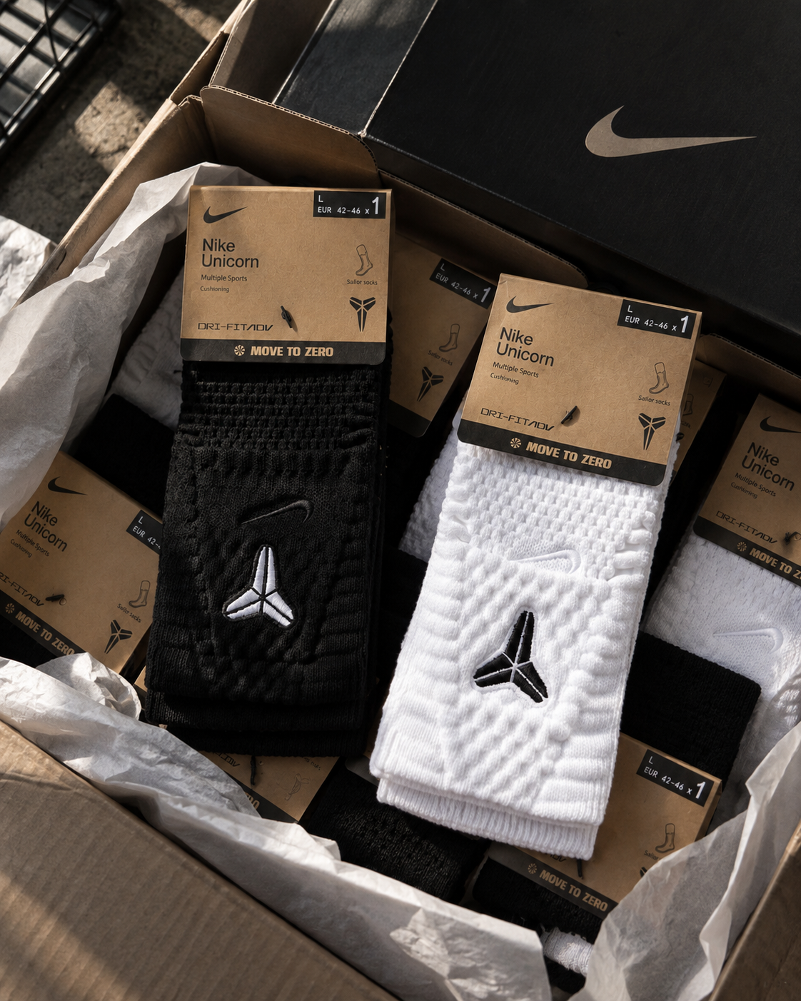 【逢甲 FUZZY】Nike Kobe Dri-Fit 舒適中筒 籃球襪 黑 白 II0378