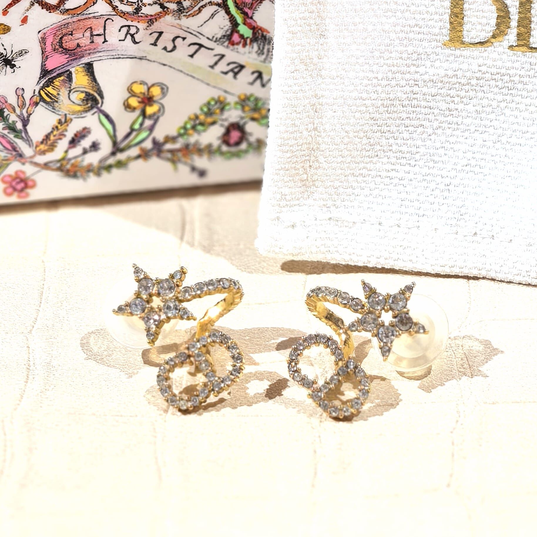 全新DIOR耳環 1x1.5cm CLAIR D LUNE EARRING 幸運星CD字母金色水鑽 #BRAND NEW #香榭站正品