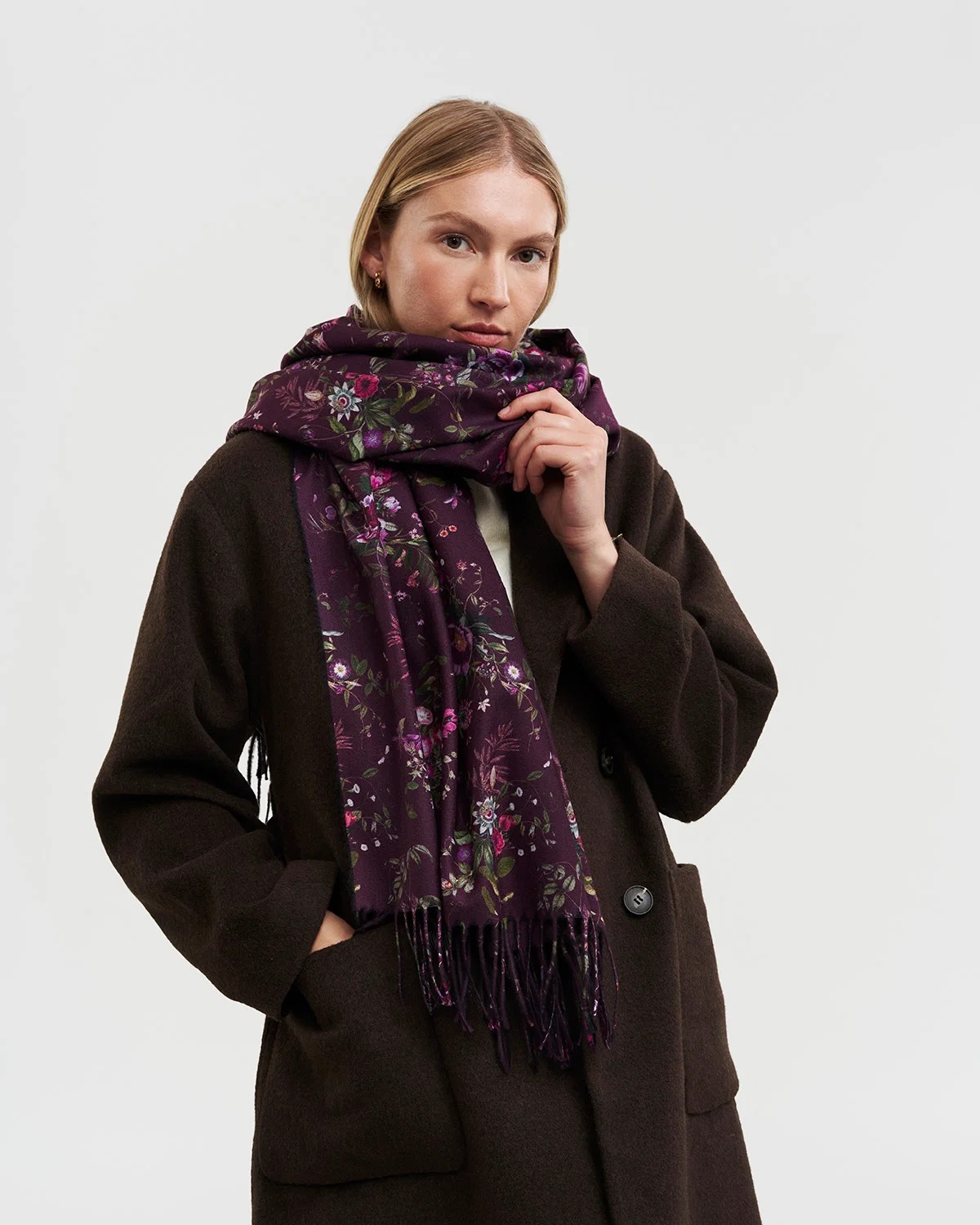 英國代購 -FABLE ENGLAND Eve Floral Fringed Scarf in Burgundy