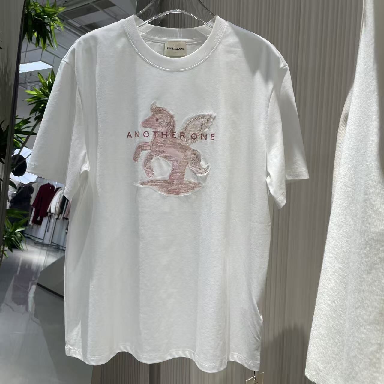 0918AT49-ANOTHER-ONE-白色T 獨角獸 (A18)