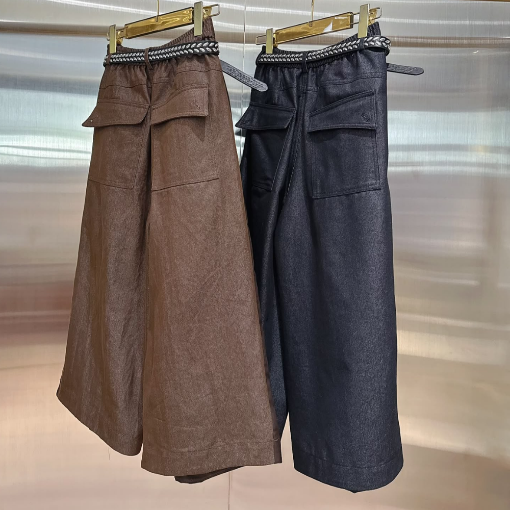 BOT-CCG0919-056 PU蛋白軟身滑皮拼洗水布中褲連Belt (A56啡色/B56黑色)