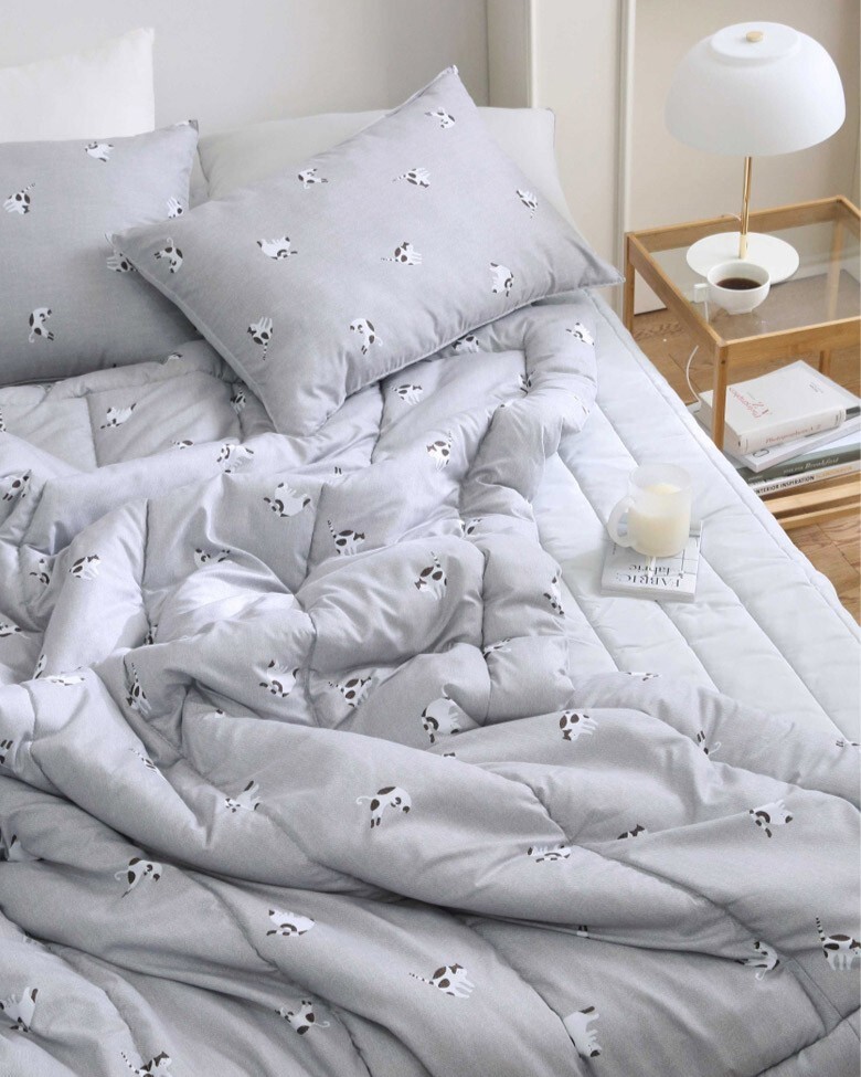 Cats Dust-Free Semi-Microfiber All-Season Comforter & Pad Set