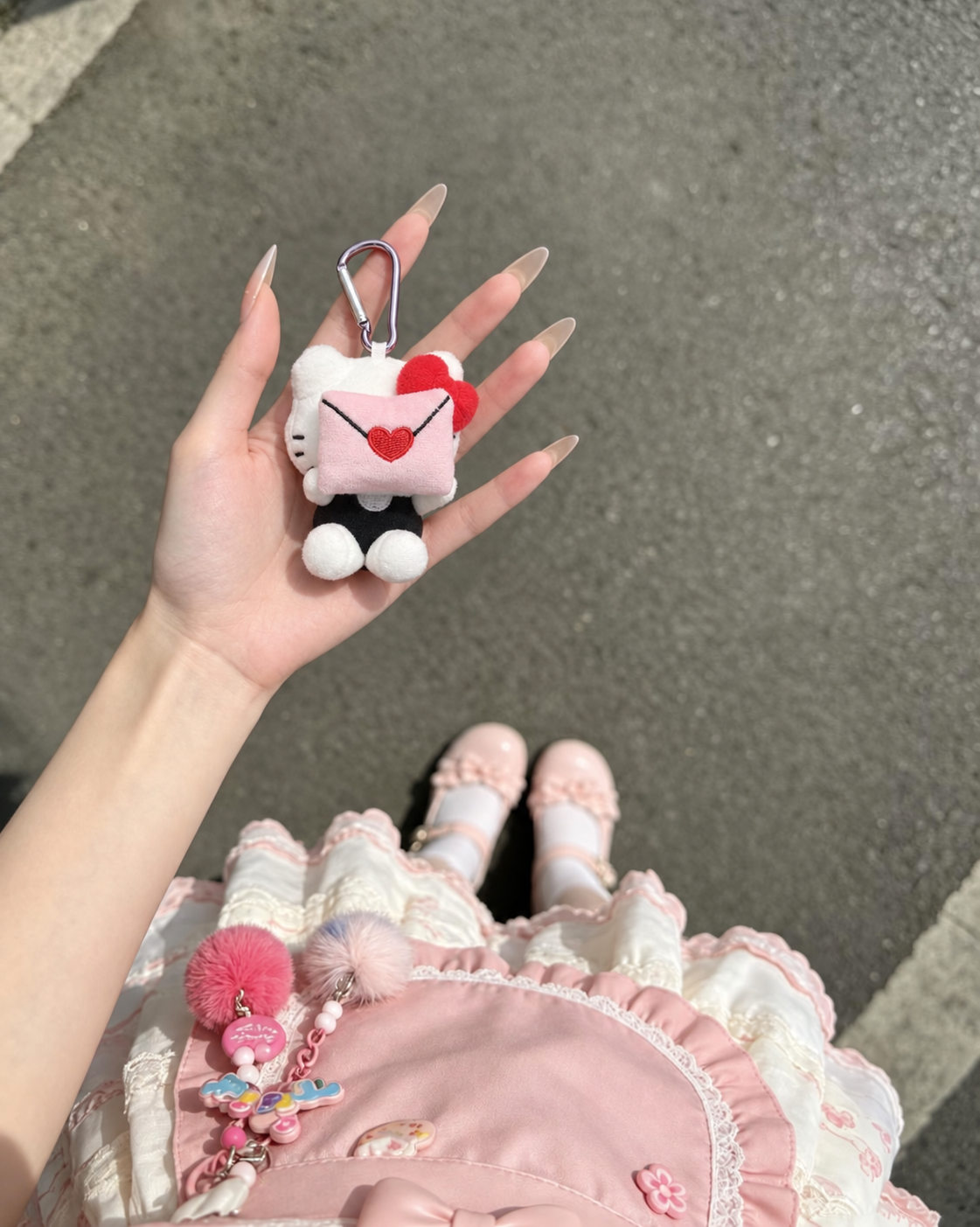 FREAK'S STORE × Sanrio 三麗鷗 Hello Kitty 愛心捉迷藏信封吊飾