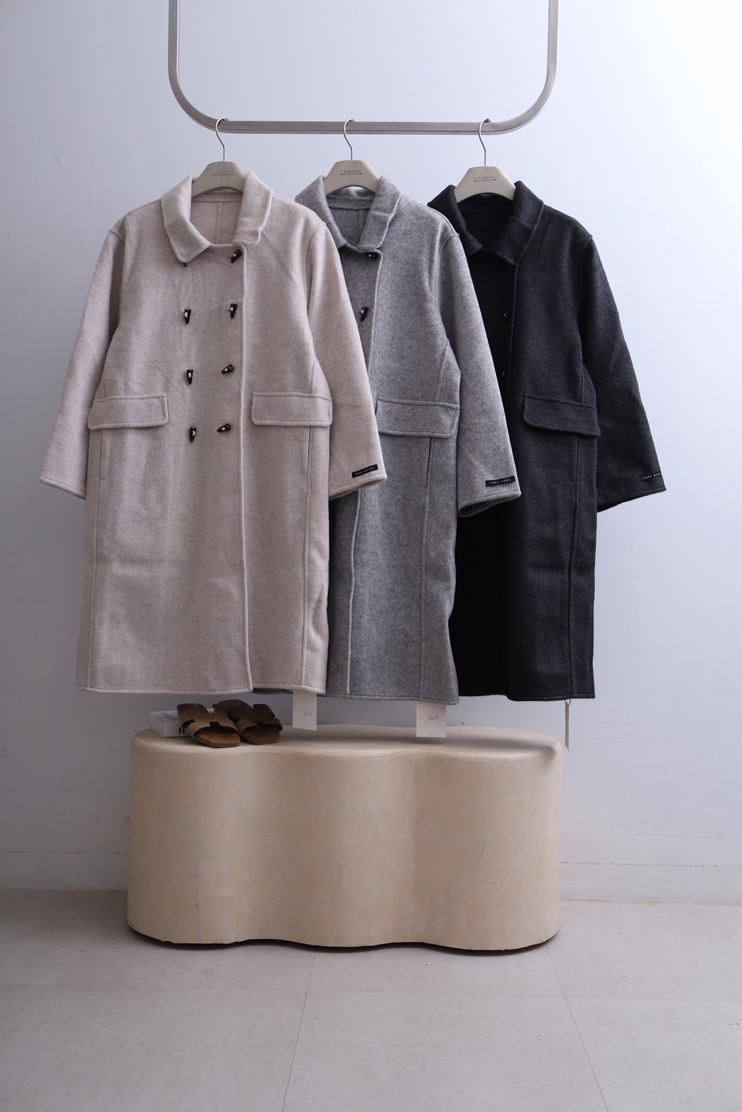 G6805-質感牛角釦長版羊毛外套