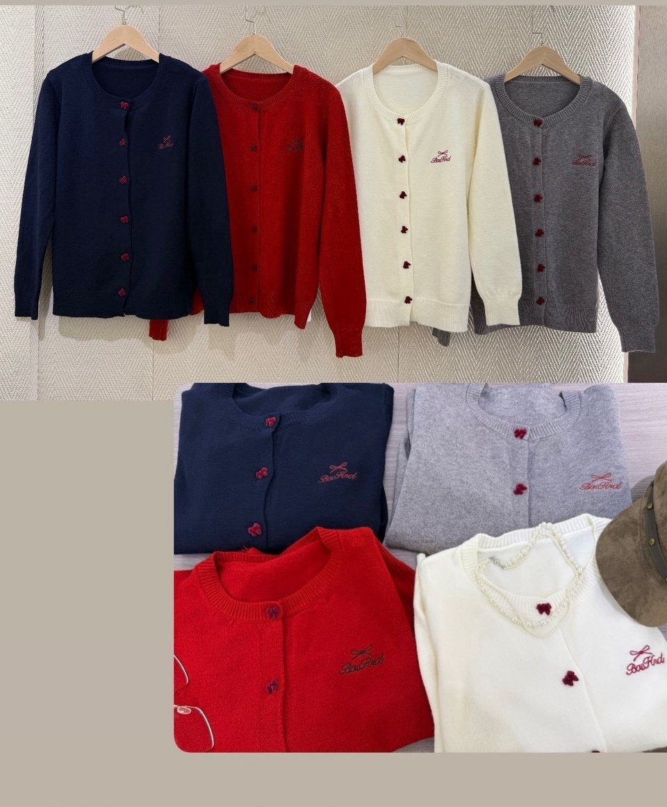 G6823-蝴蝶結排釦刺繡圓領針織上衣