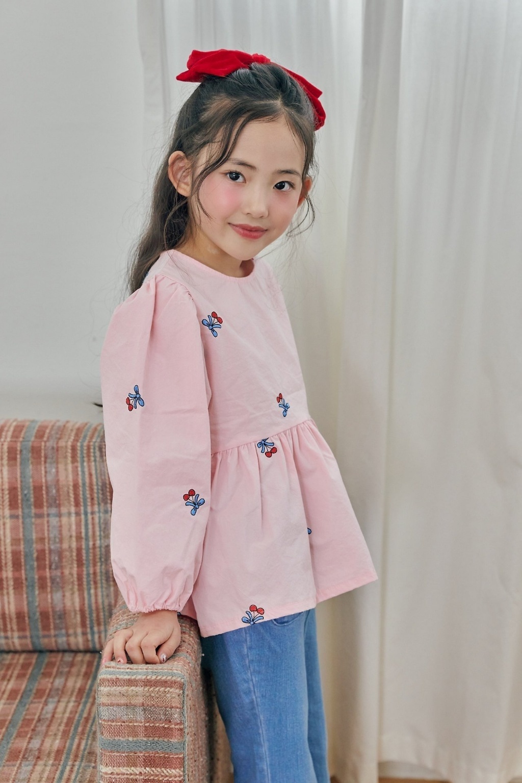 正韓秋bbb 兩色刺繡櫻桃上衣