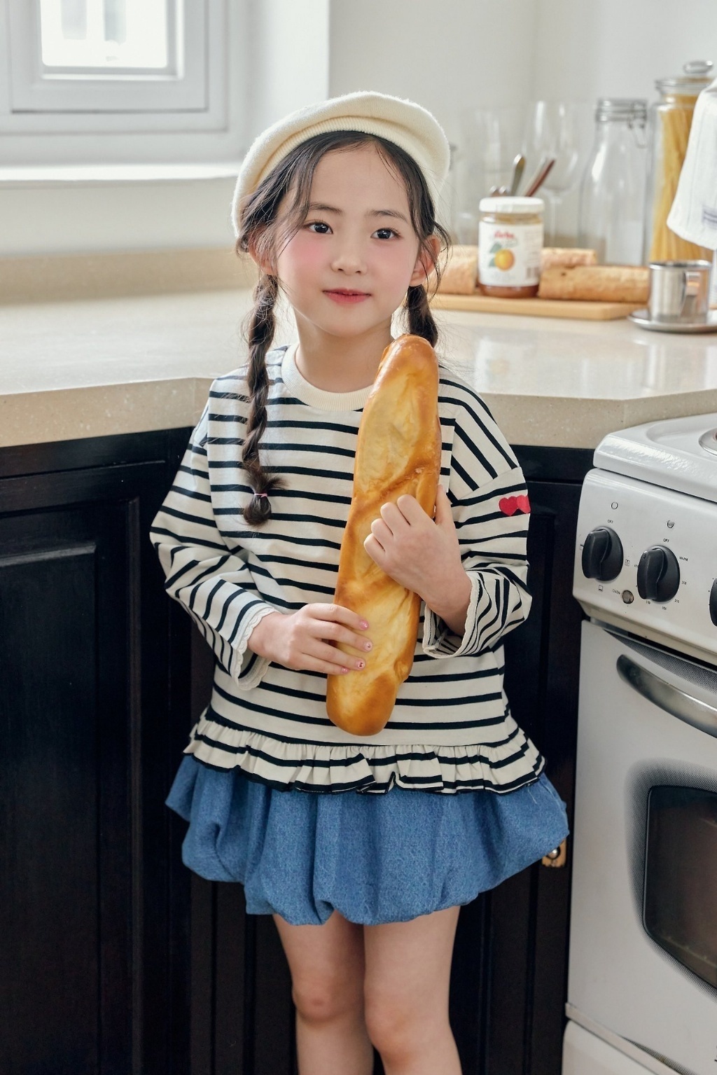 正韓秋bbb 兩色愛心條紋花邊上衣