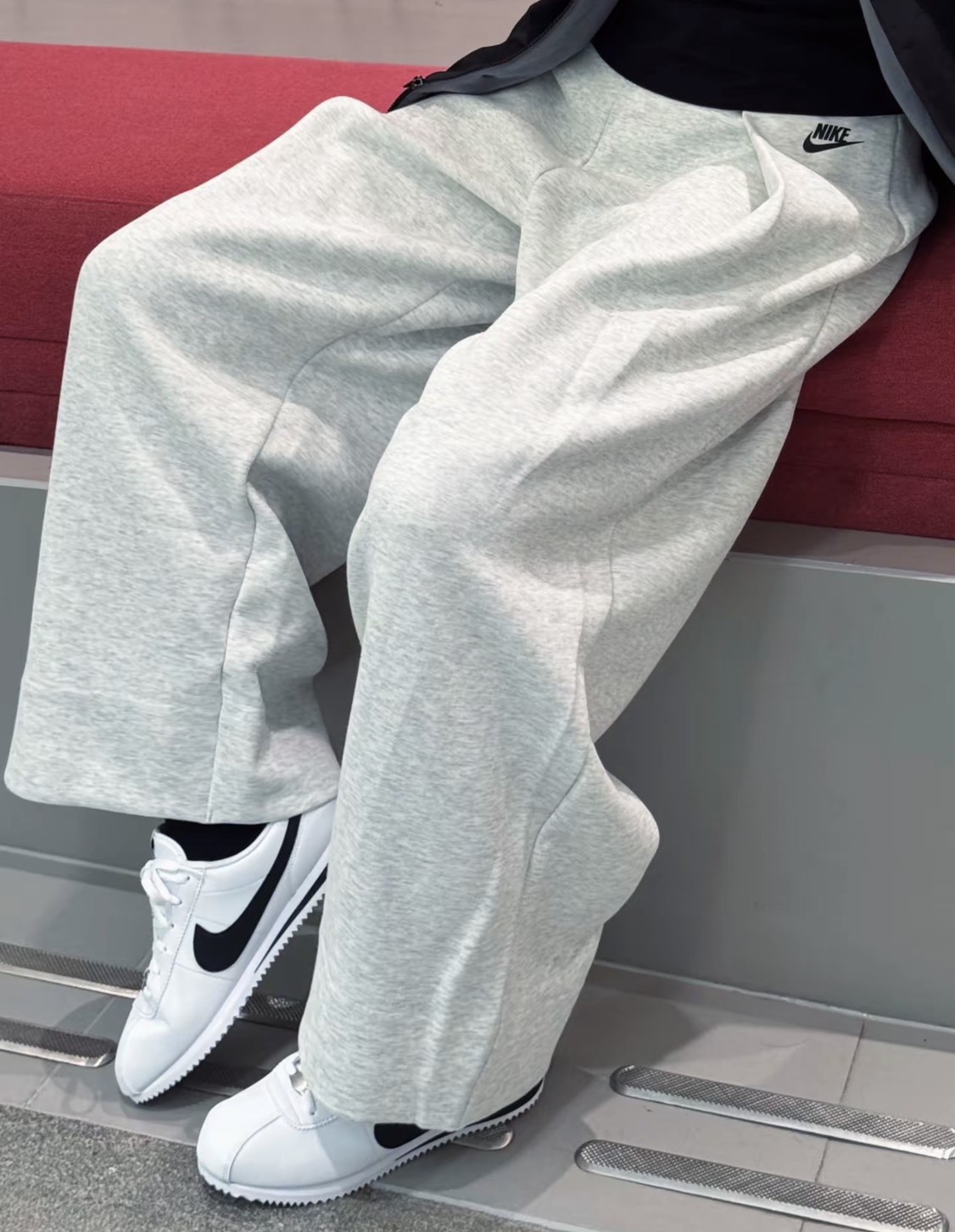 [特價代購，不退換] 女款 NIKE SPORTSWEAR TECH FLEECE 灰色 皺摺太空棉褲 高腰 寬褲 闊腿褲 長褲 【FV8053-063】