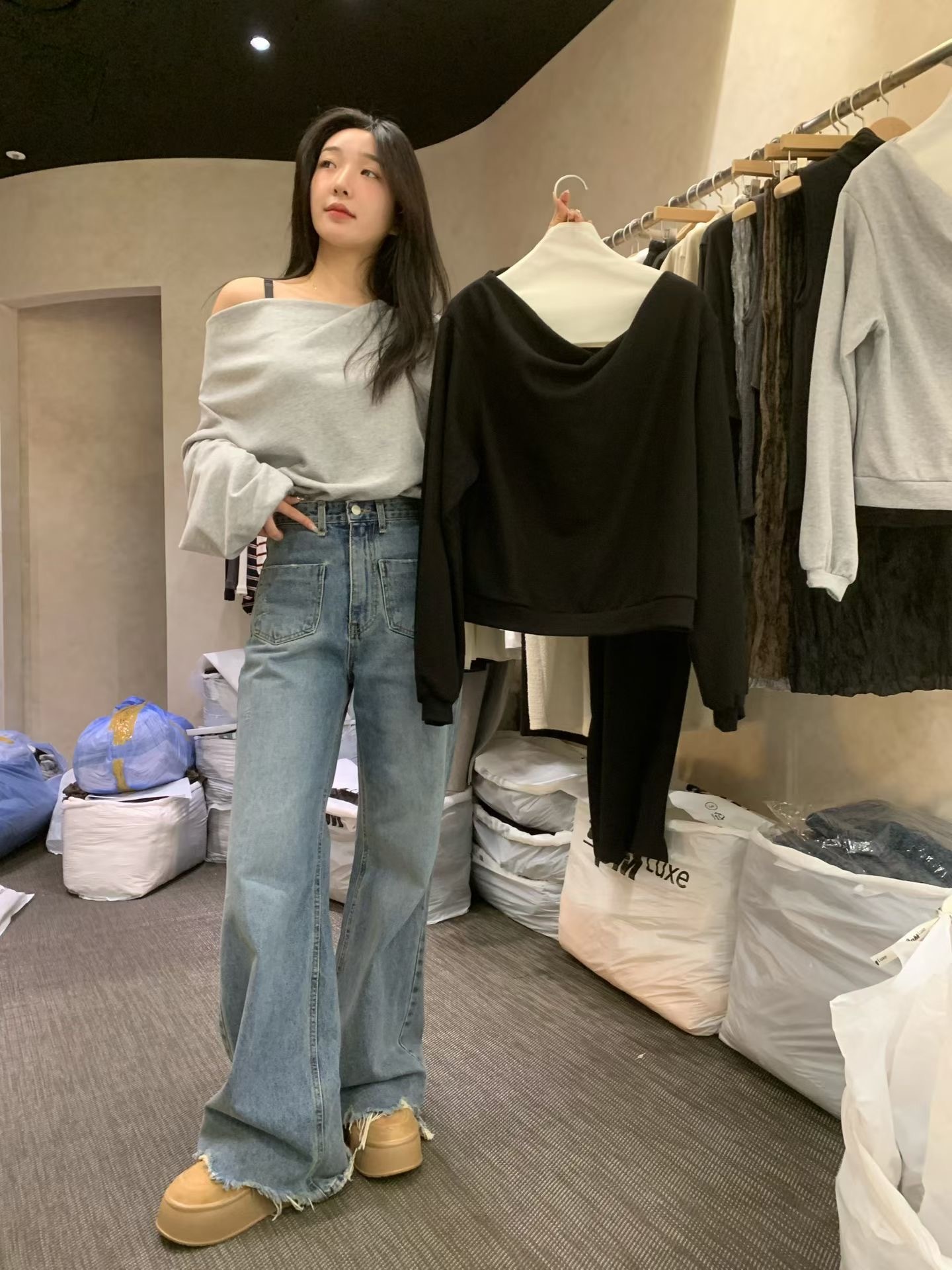 VB2607 Draped Sweatshirt