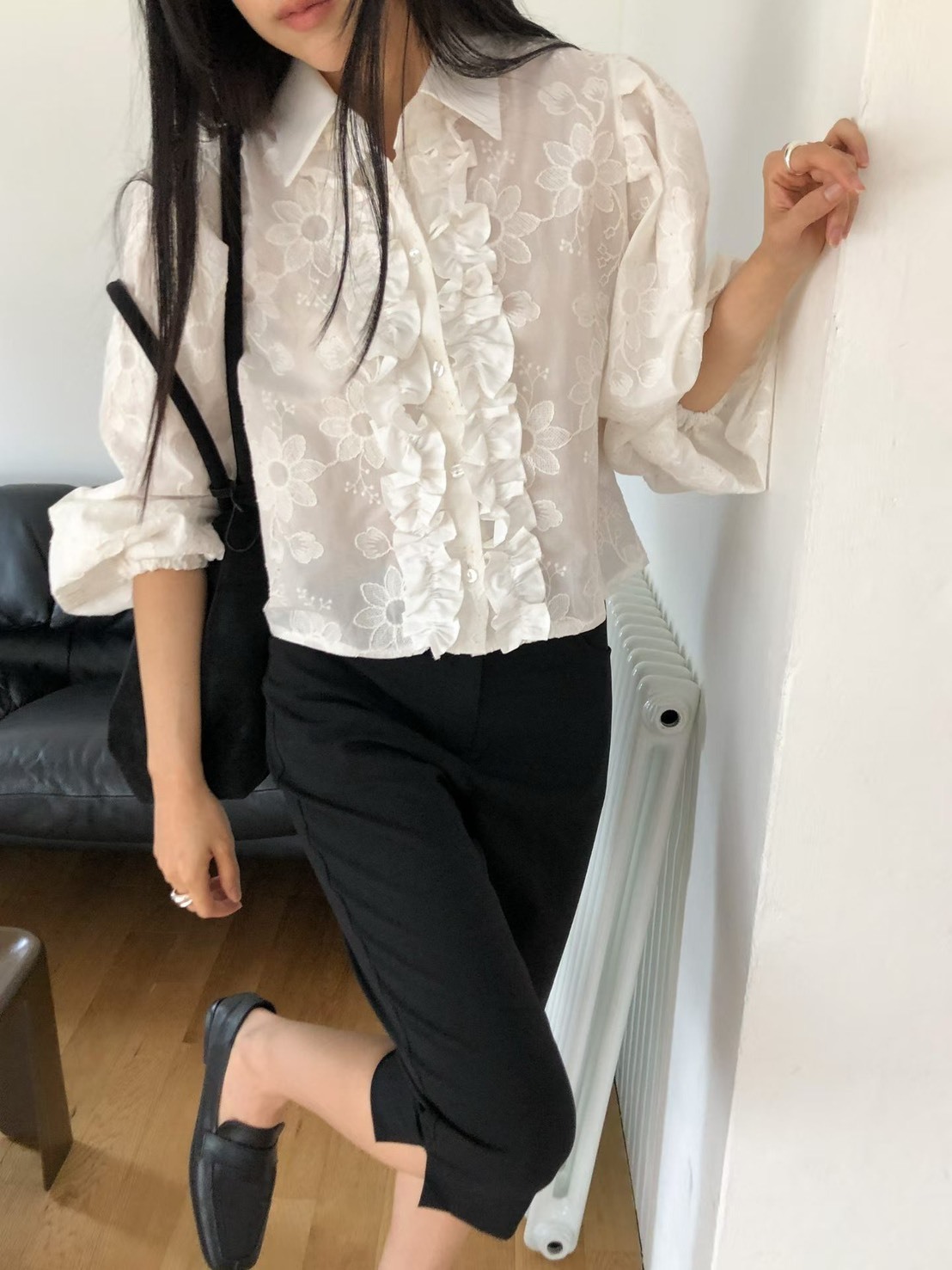 花朵片片燈籠袖襯衫