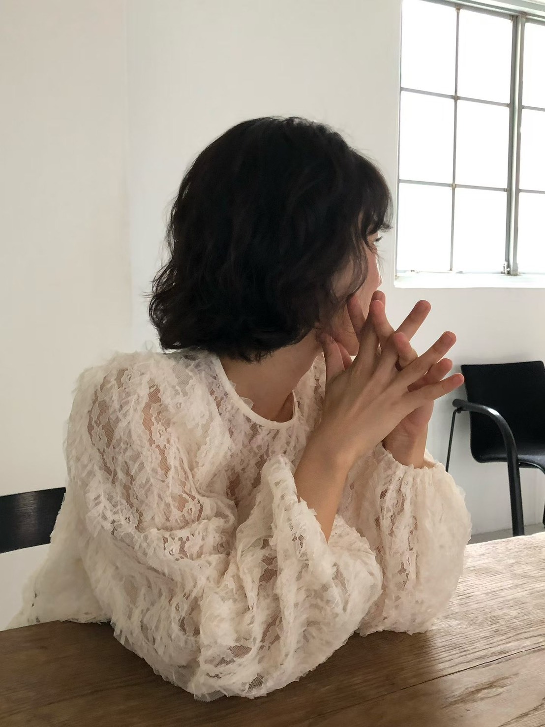 燈籠袖蕾絲透視上衣