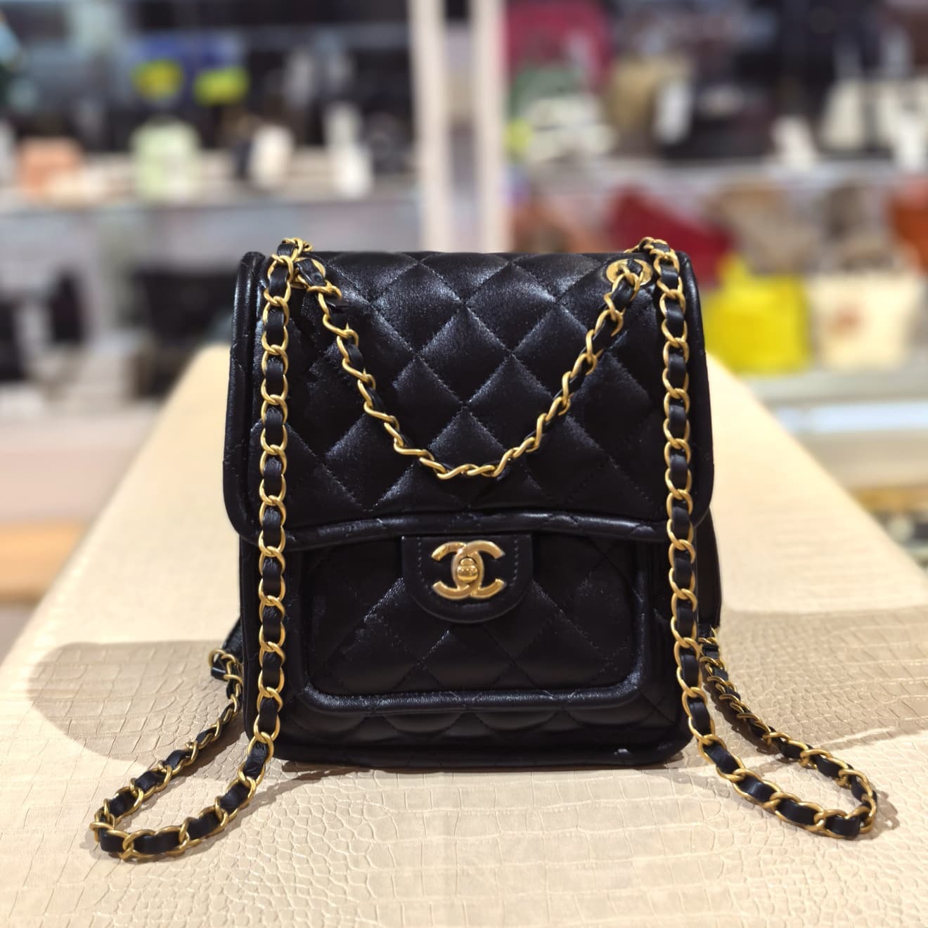 本週限時💰全新CHANEL背包 AS4734 黑色金扣Backpack #BRAND NEW #香榭站正品