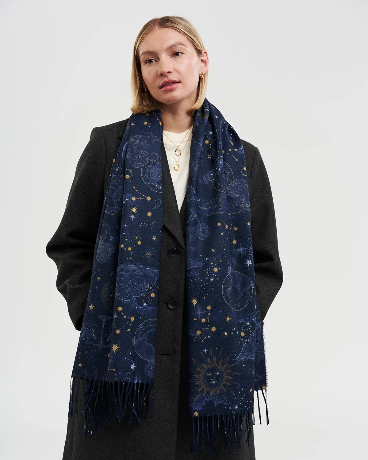 英國代購FABLE ENGLAND Zodiac Long Fringed Scarf in Navy