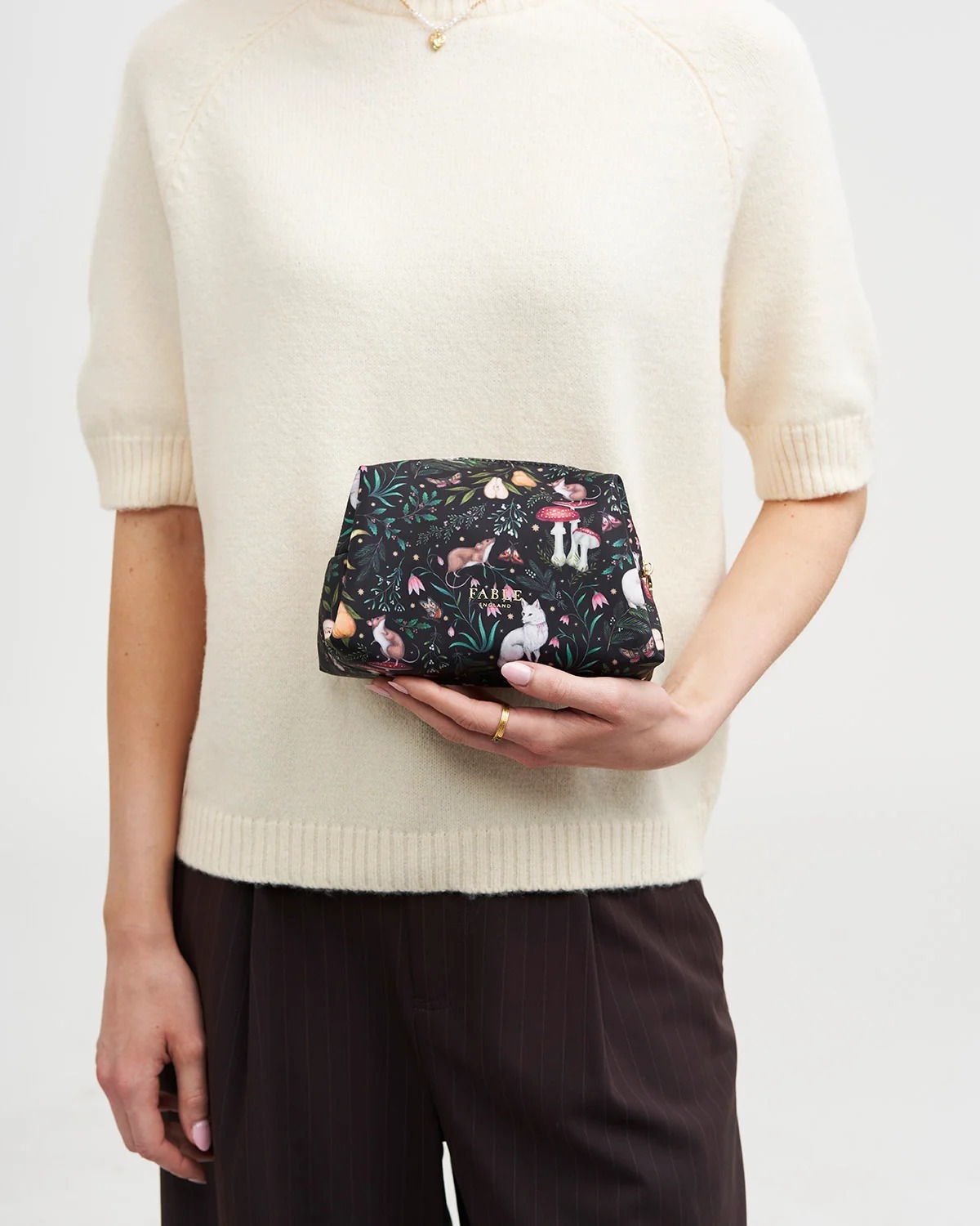 英國代購 FABLE ENGLAND Niva Print Cosmetic Pouch in Green