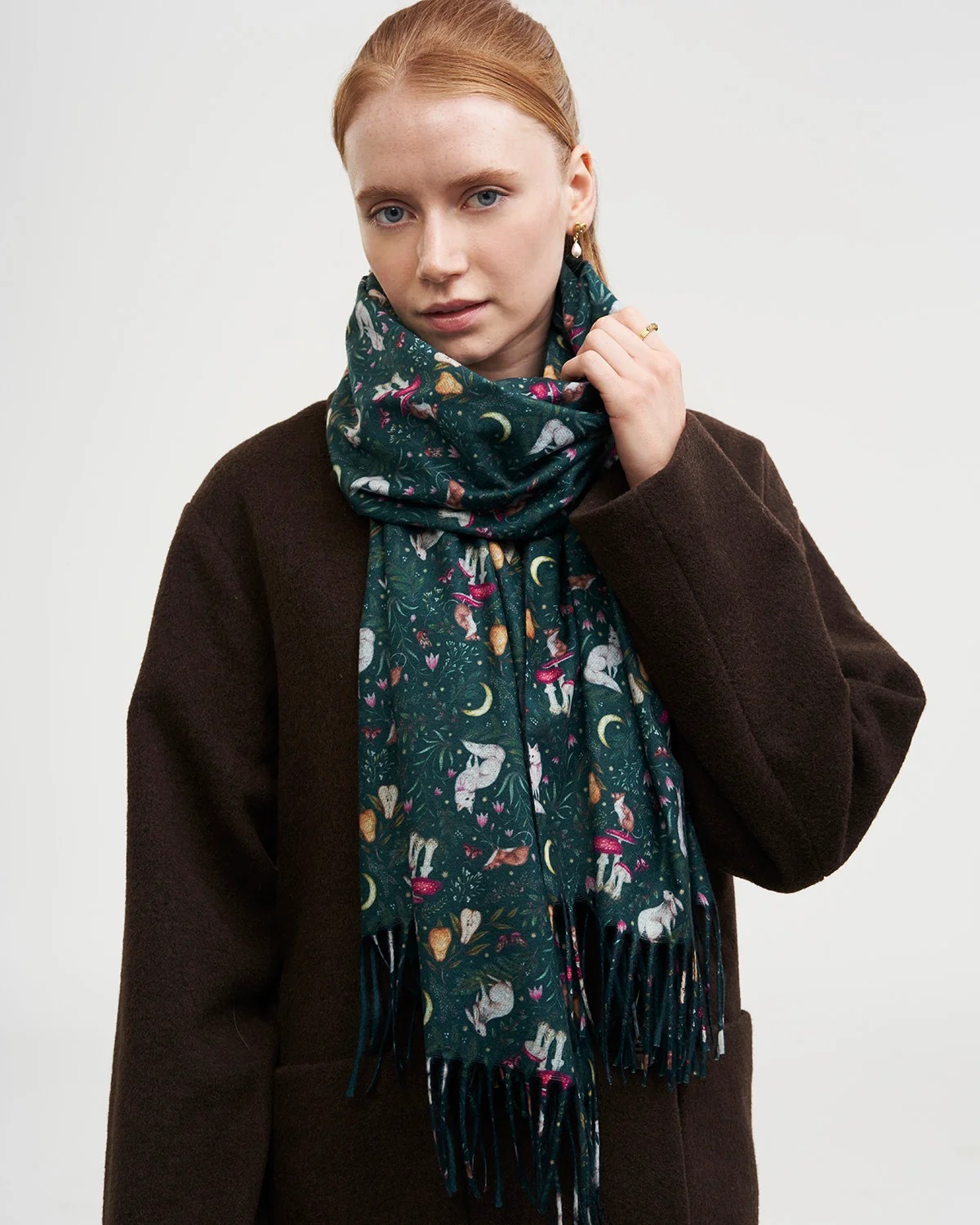英國代購 FABLE ENGLAND Niva Long Fringed Scarf in Forest Green
