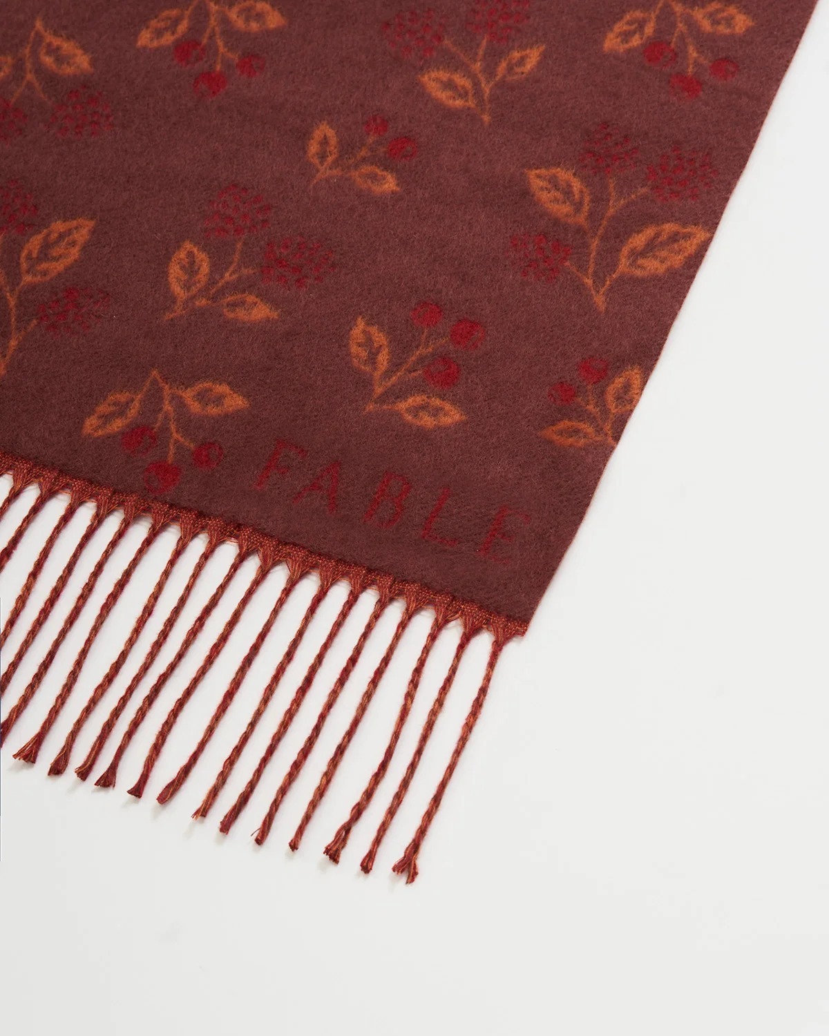 英國代購 FABLE ENGLAND Blackberry Long Jacquard Scarf in Burgundy