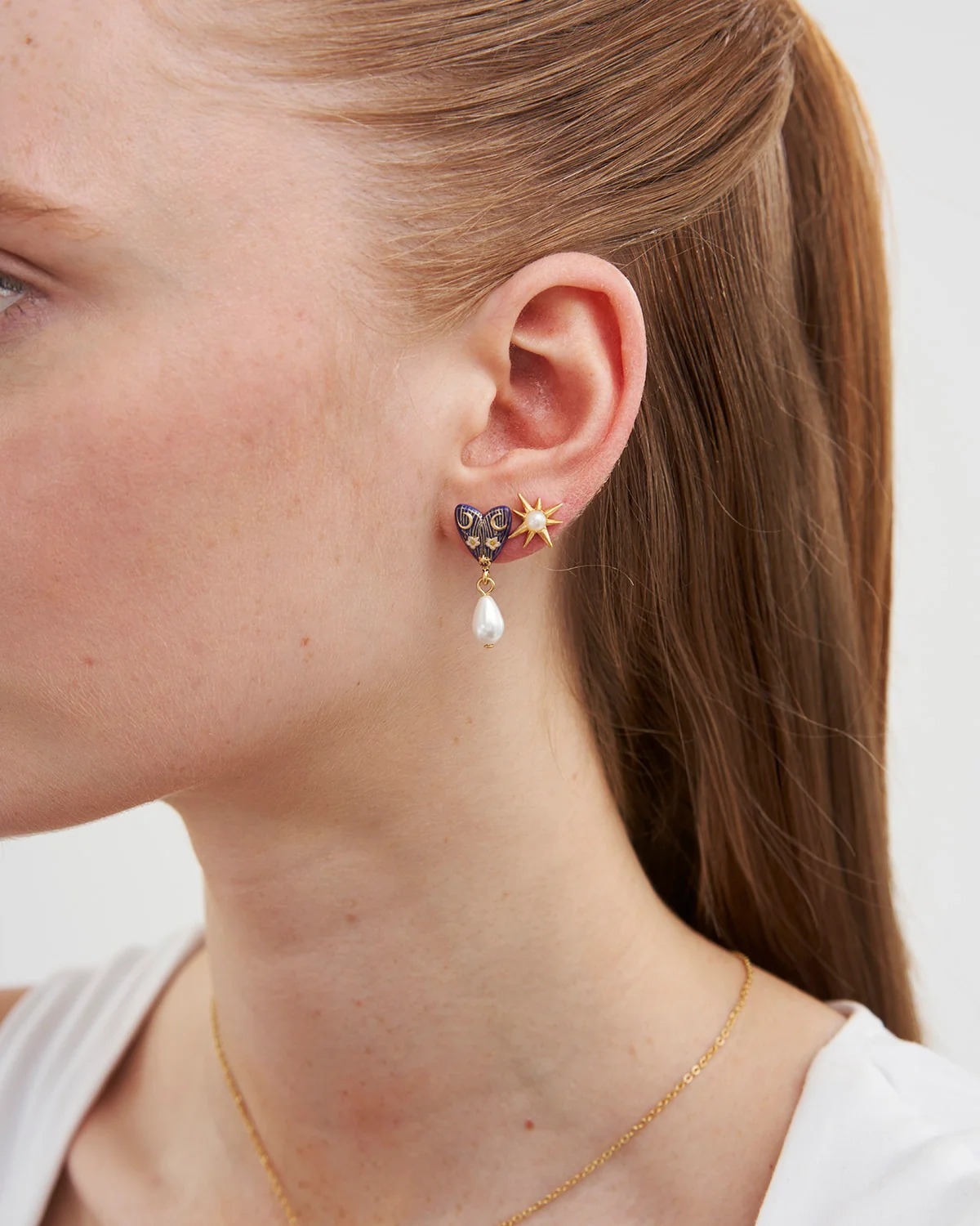 英國代購 FABLE ENGLAND Jasmine Moon Butterfly Pearl Earrings