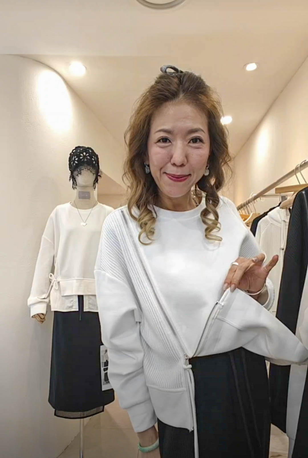 💍K1143  ▶️側邊拉鏈設計上衣 👉B:134cm L:60cm