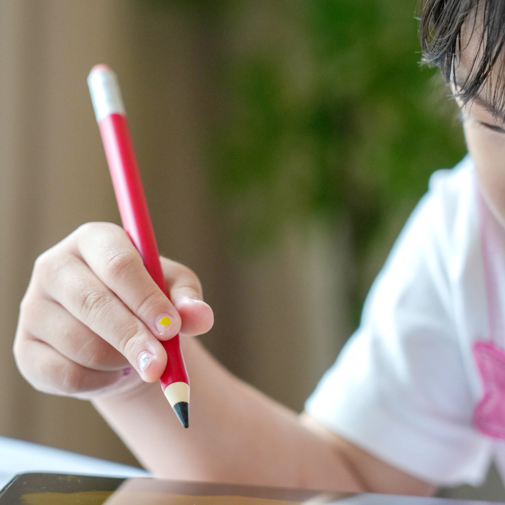 eiP Pencil X Class 2018 ~ 2026 年間的 iPad 主動式觸控筆, 黃色