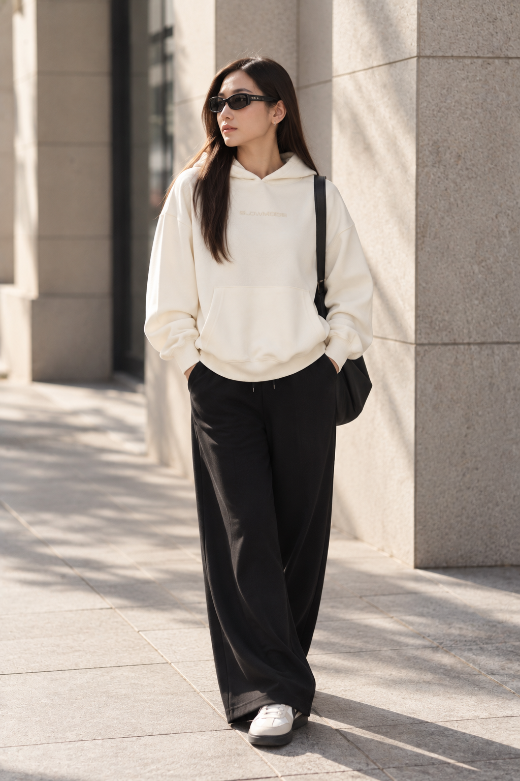 SLOWMODE 女款奶油米白寬鬆連帽大學T Lifestyle