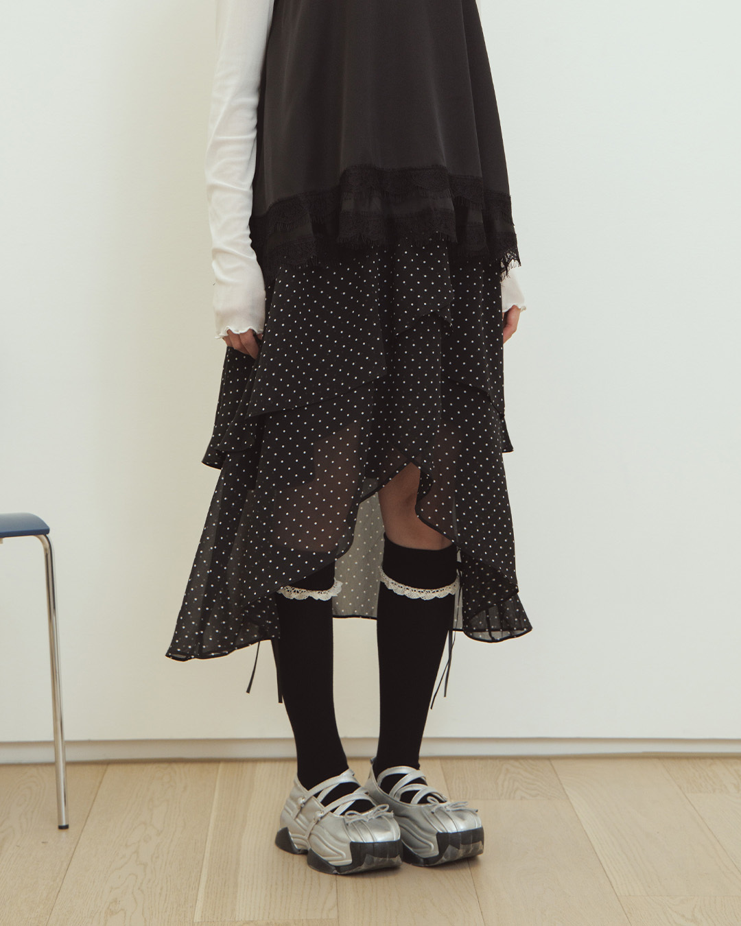 Irregularly cut polka dot chiffon maxi dress, available in three colors.【03021794】in stock+pre-order