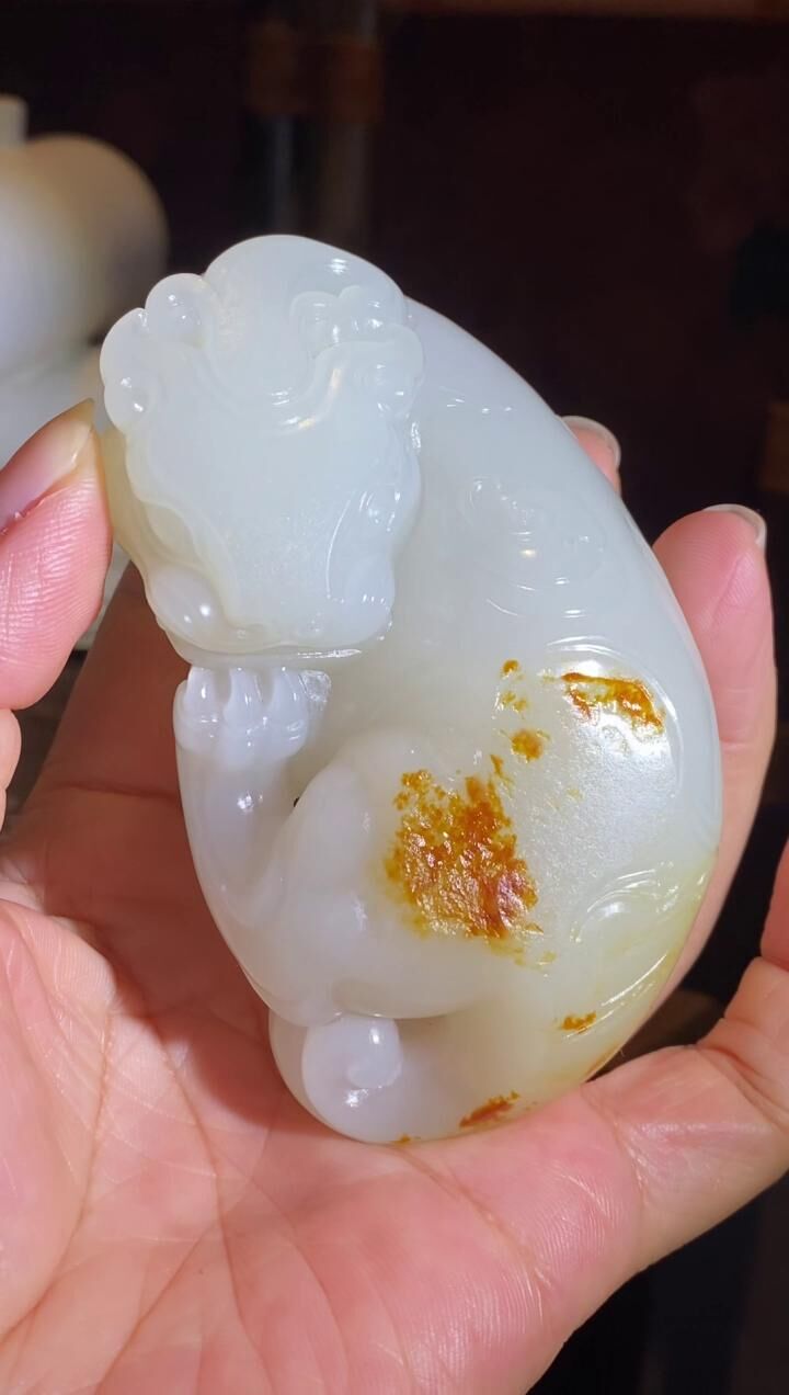 9576 和田玉籽料貔貅把件