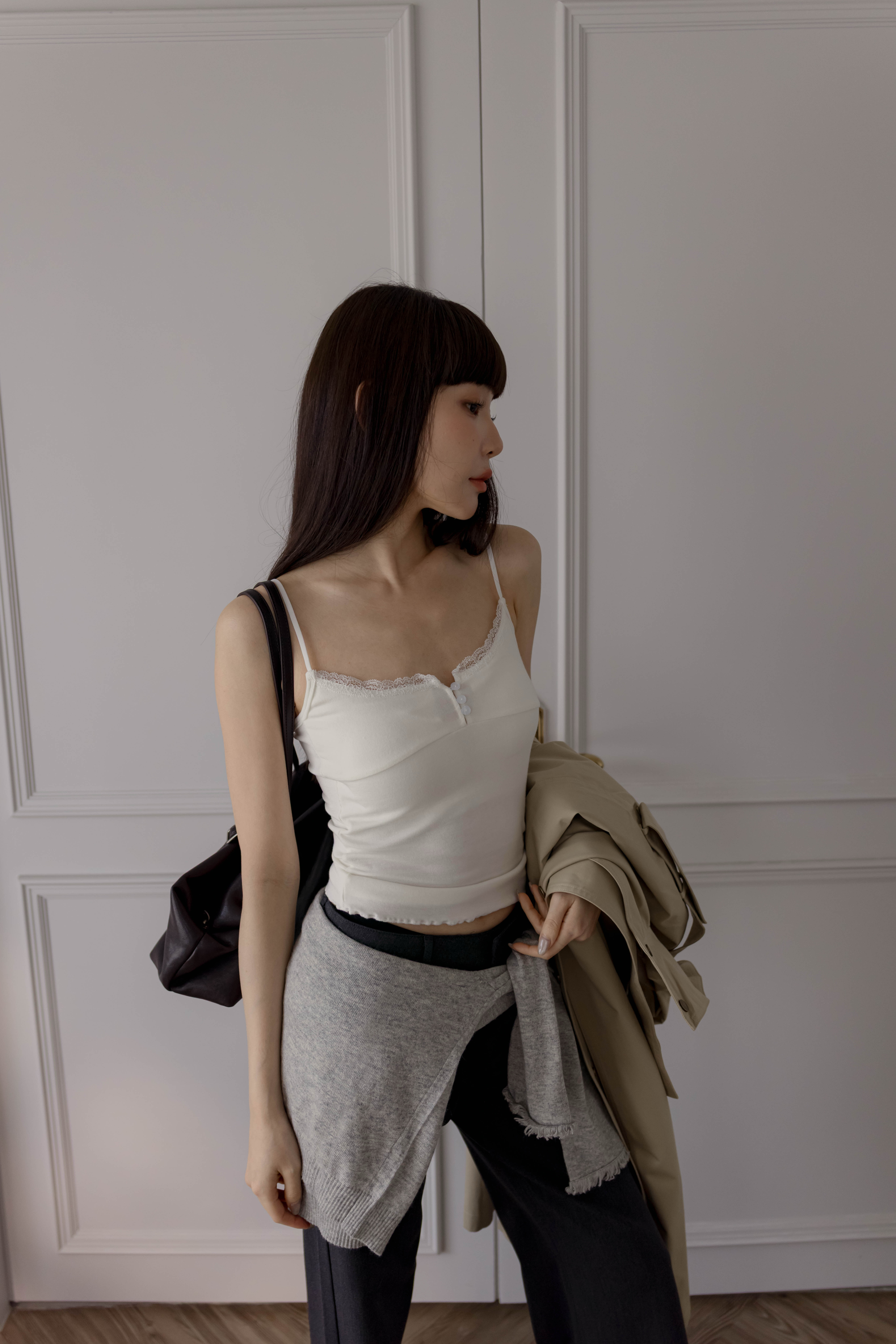 (預購)#AW23細肩帶蕾絲排釦背心(黑/白/淺灰/棕)