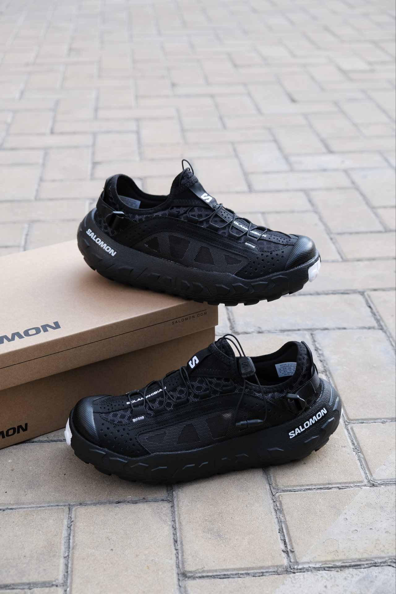 代購-SALOMON SOLAMPHIBIAN 水陸兩棲 輪胎鞋底 涉水半拖鞋 戶外功能鞋  黑色 L47814800