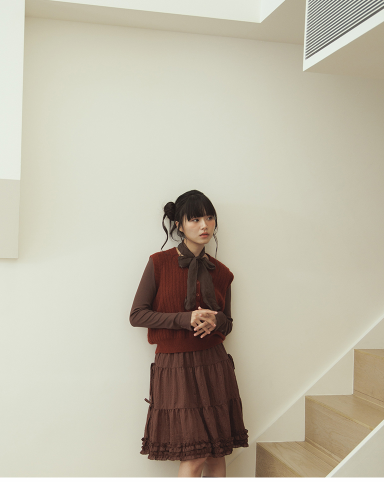 Button-down half-front V-neck knitted vest - red【01013558】in stock+pre-order