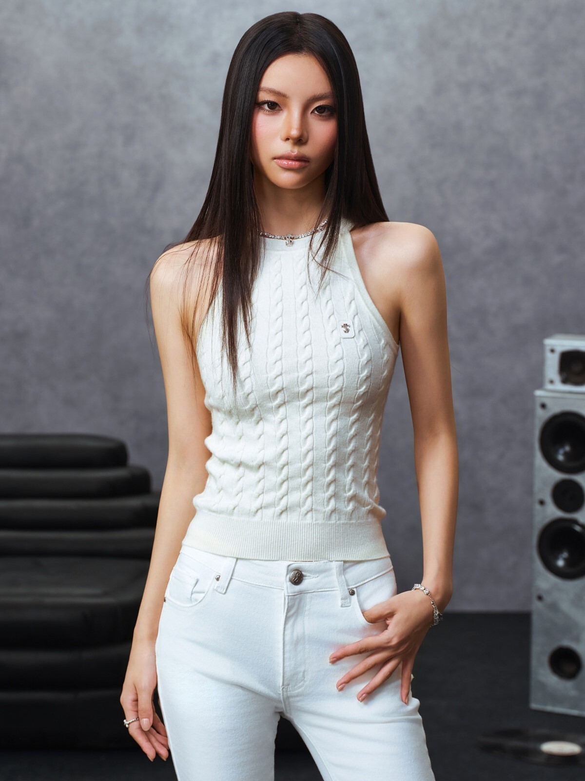 STK SmallTownKid 滿鑽皮標Logo 彈力透氣針織 掛脖背心