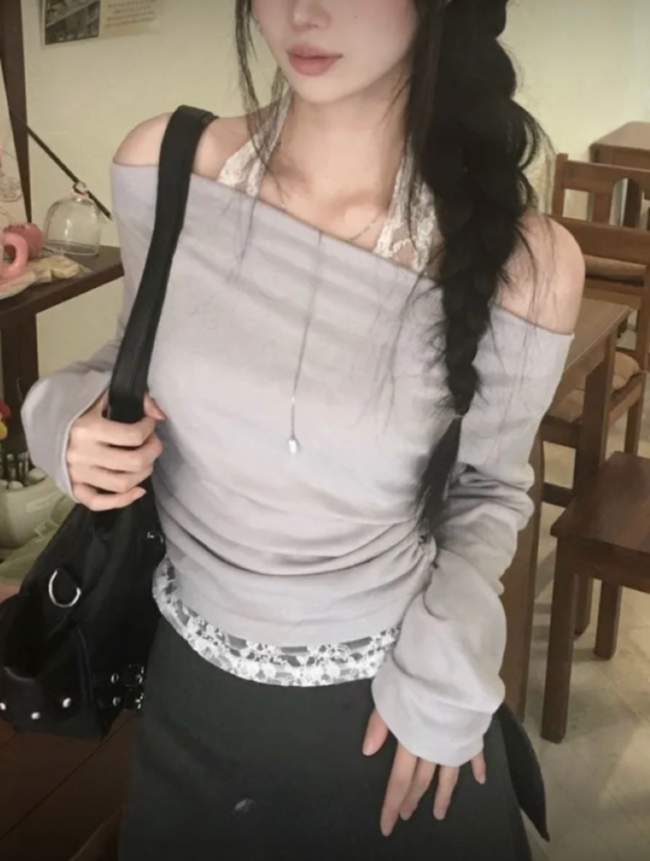 （9月韓國連線）T1653｜ 超美感໒꒱ིྀ ˖ ࣪⊹ 軟感垂領蕾絲花紋掛頸長袖假兩件上衣