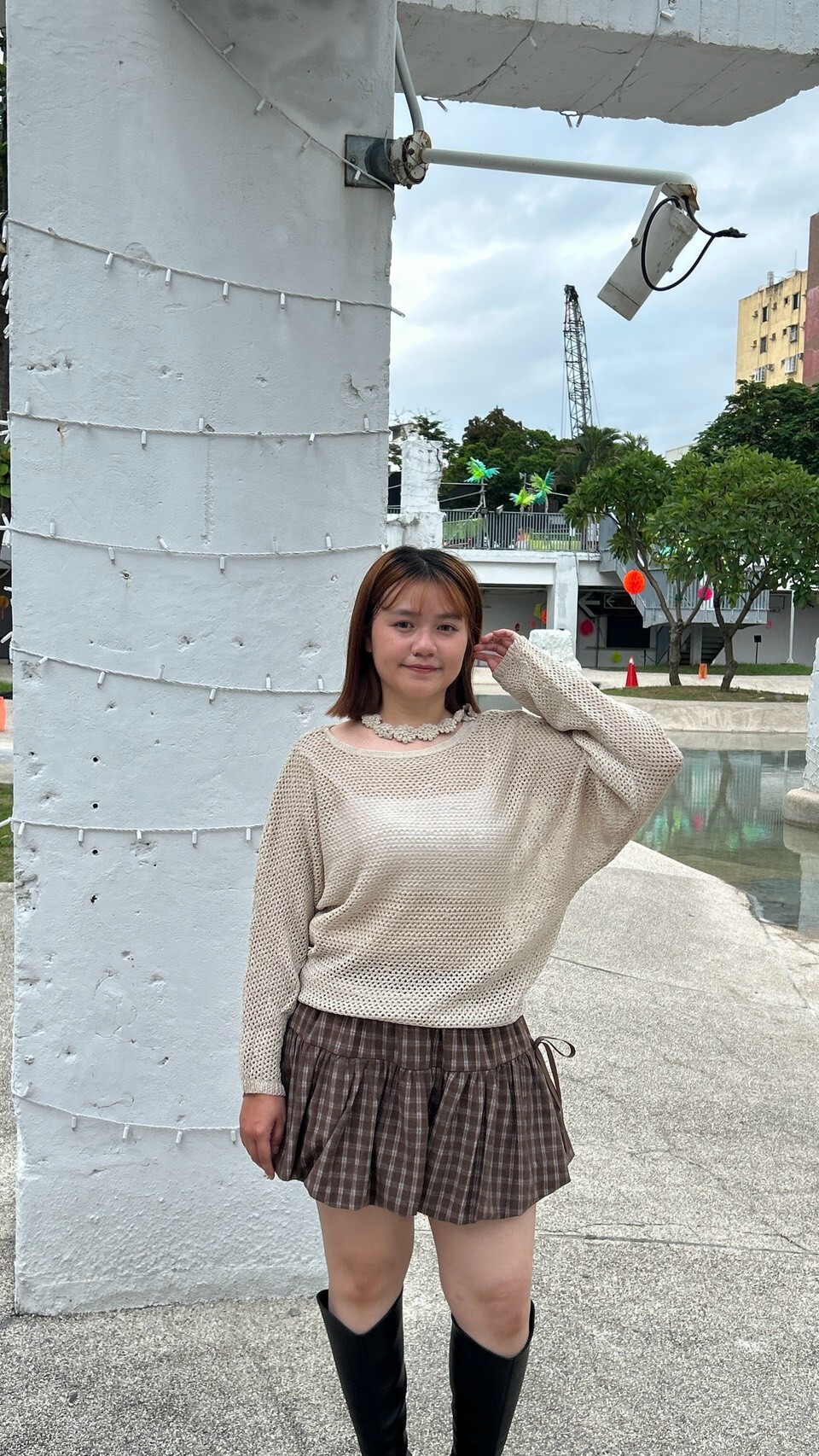 Lace-trimmed halter neck knit sweater