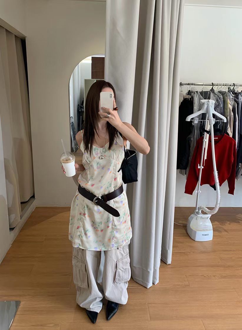 吊帶彩花短洋裝