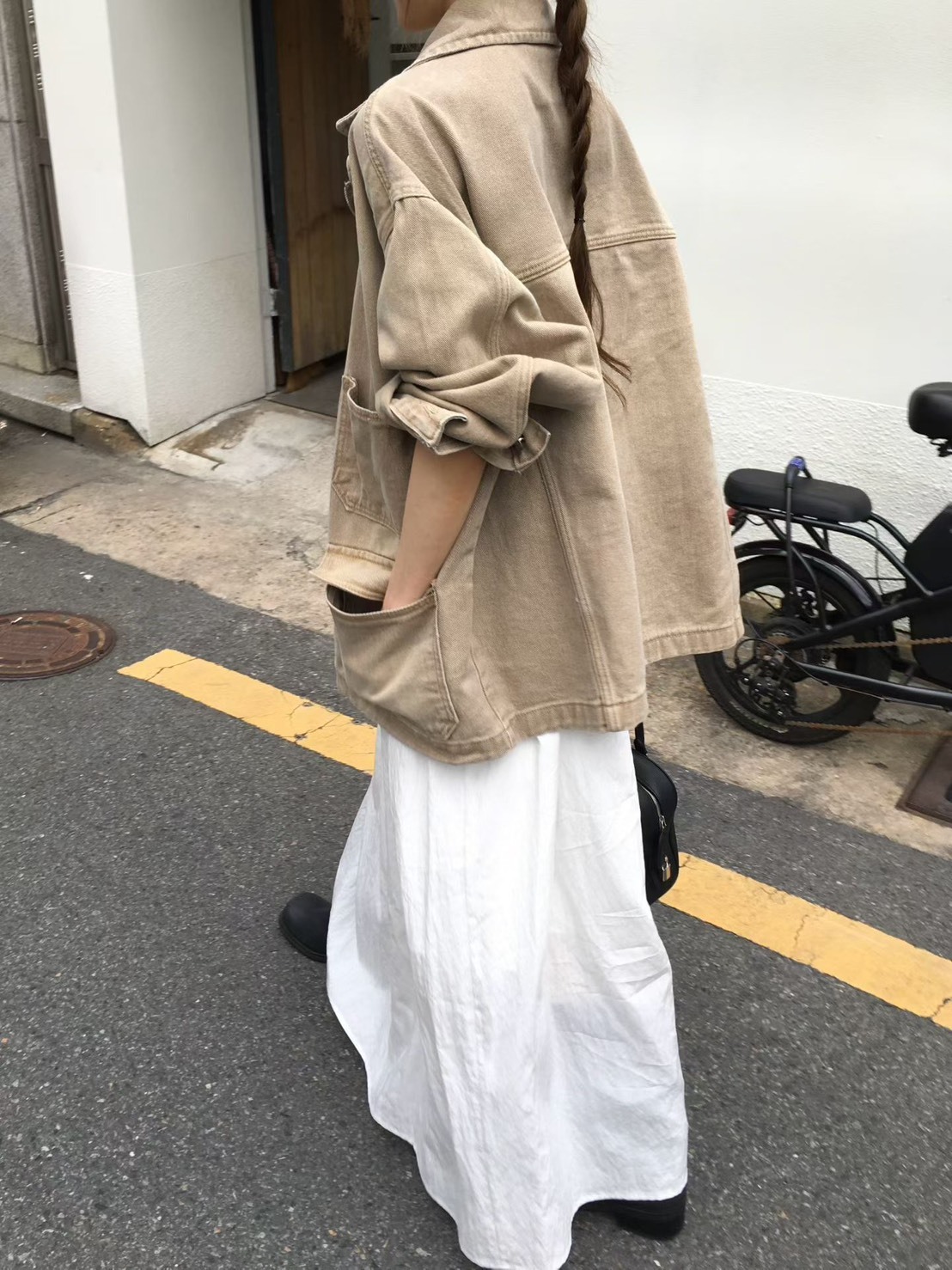 翻領平口袋長版丹寧夾克