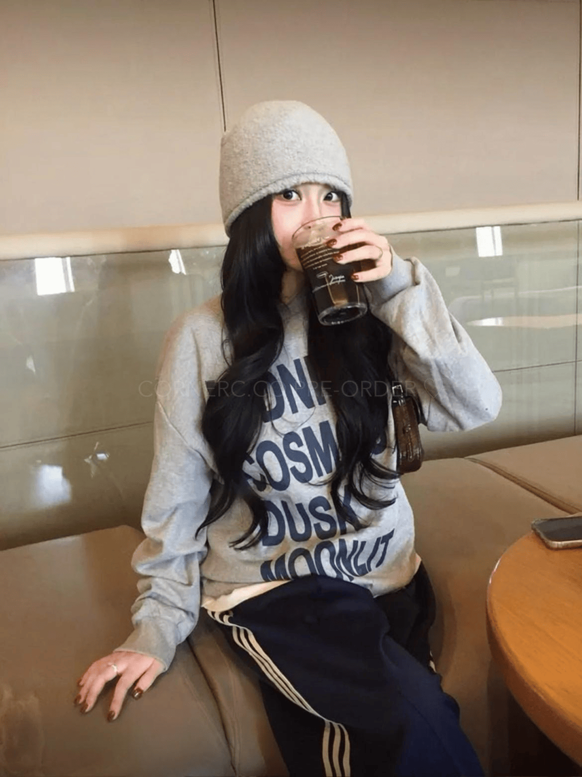 【網站限定優惠】Different Words Sweater