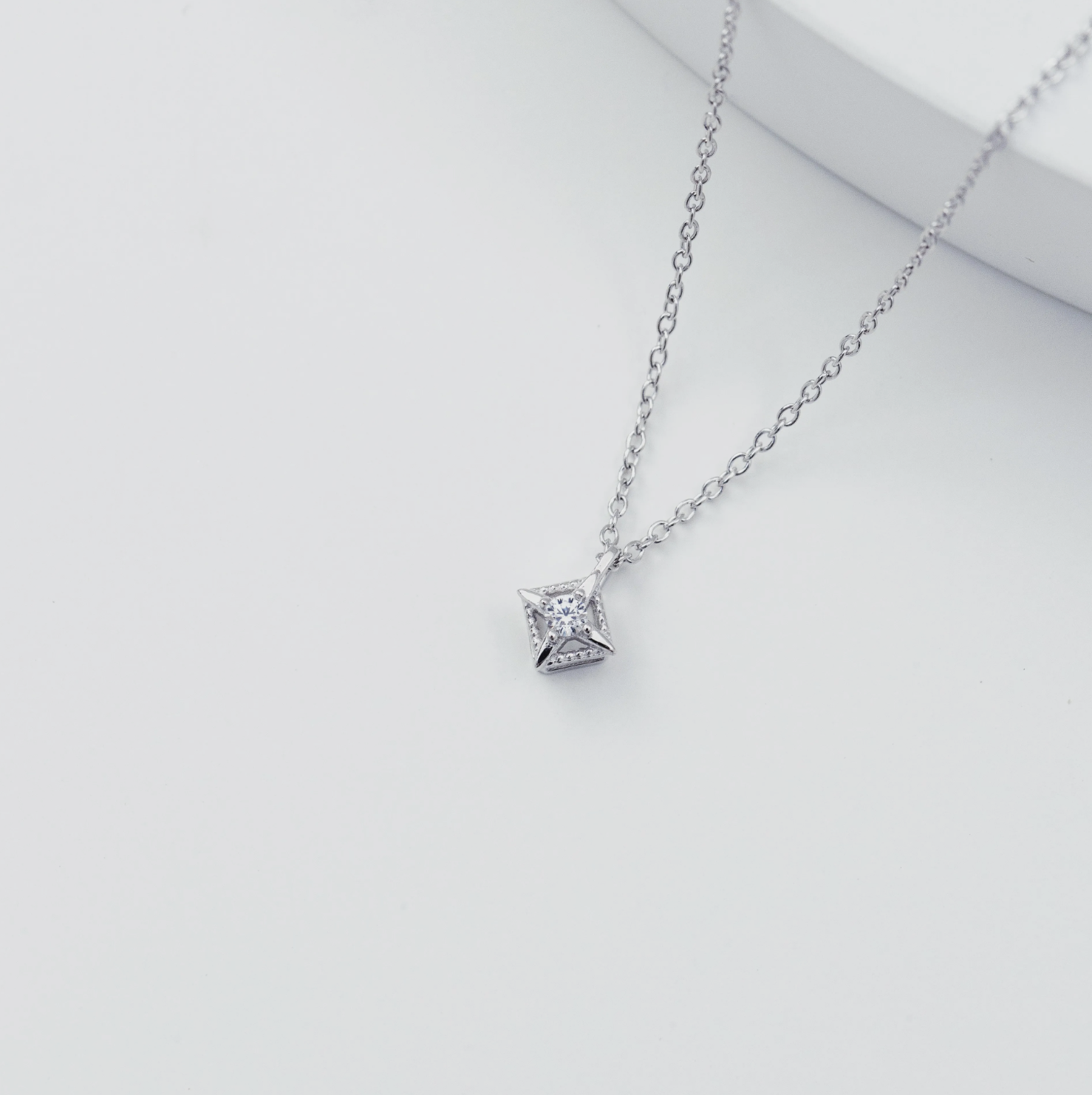 TWINKLE 小方星金色星芒光澤展示
