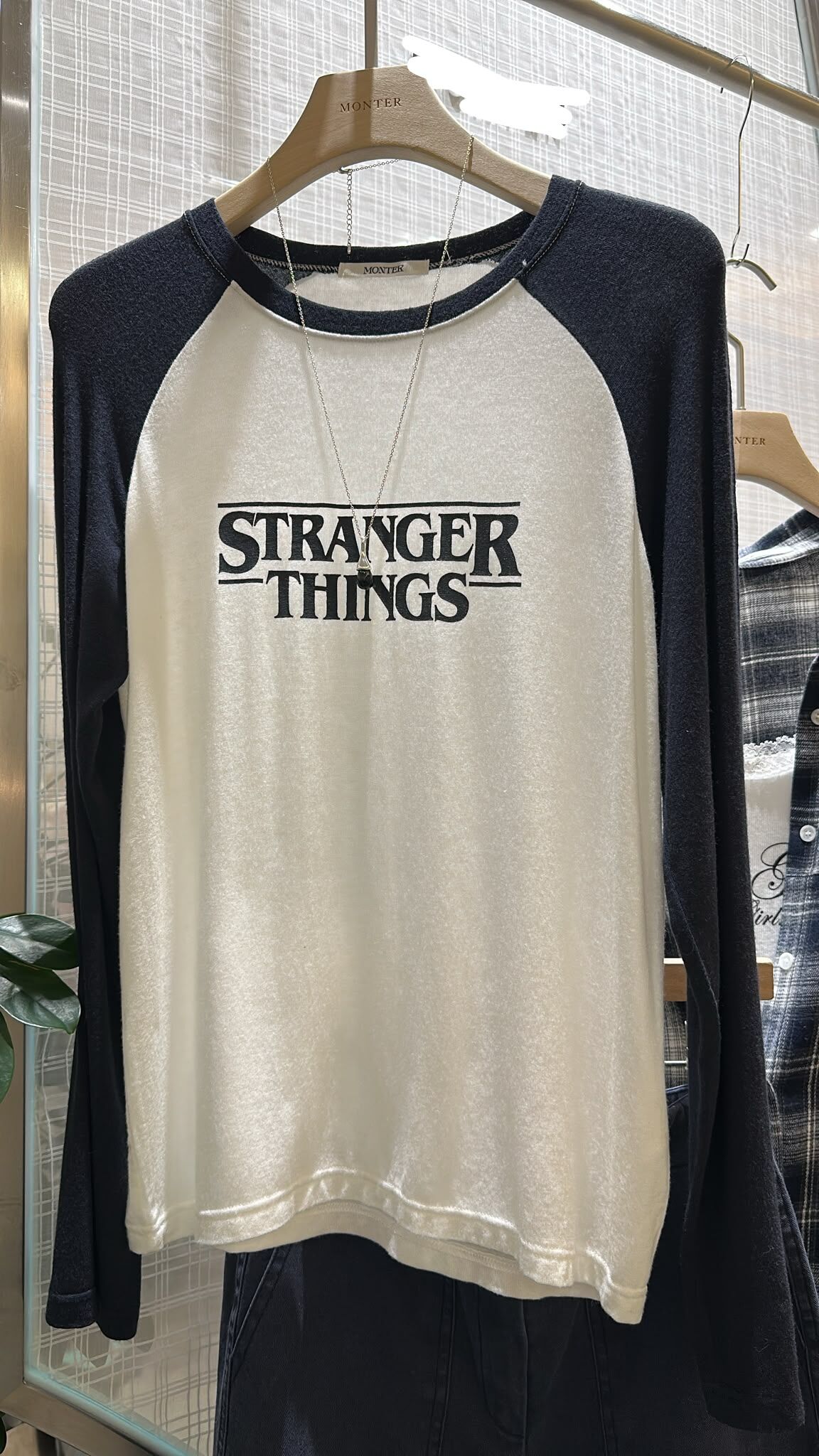 KK119 Stranger長袖上衣（兩色）