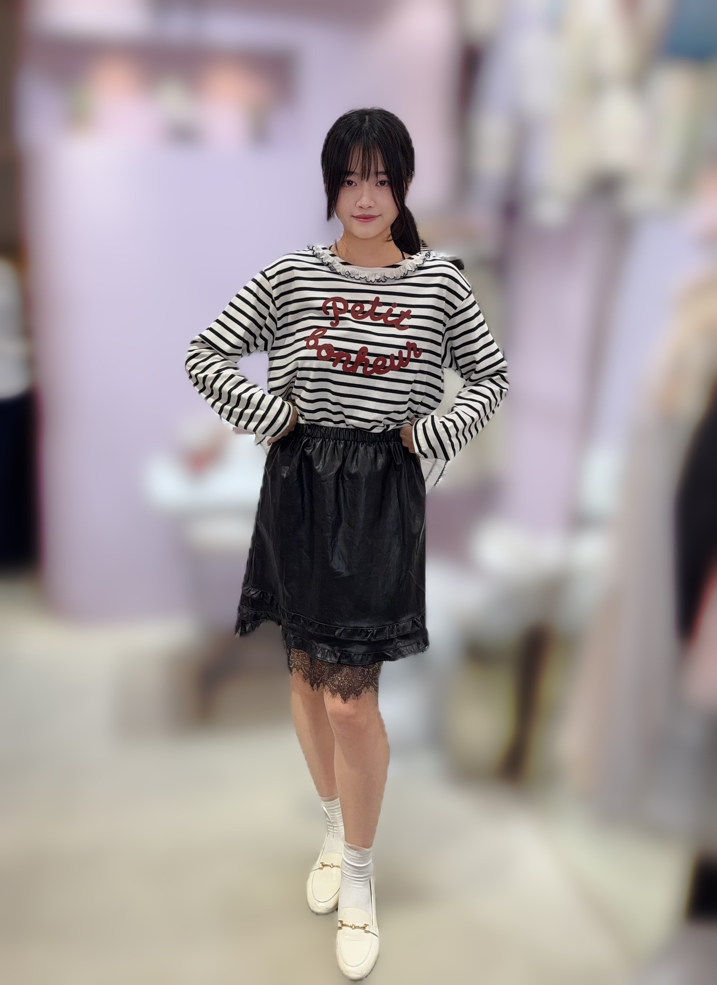 M74 LACE皮裙  腰24-40 HIP45 長22 $479